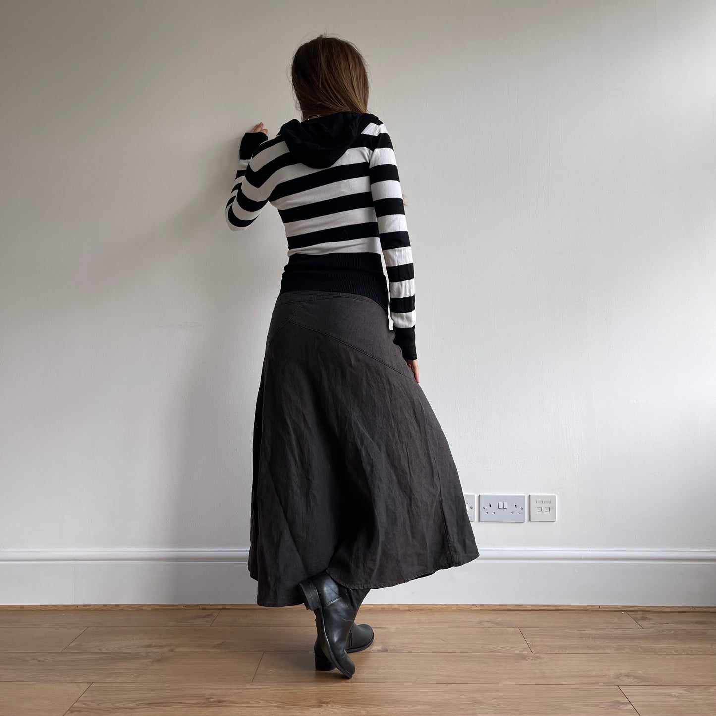 Black and white stripe hooded knit - Size S