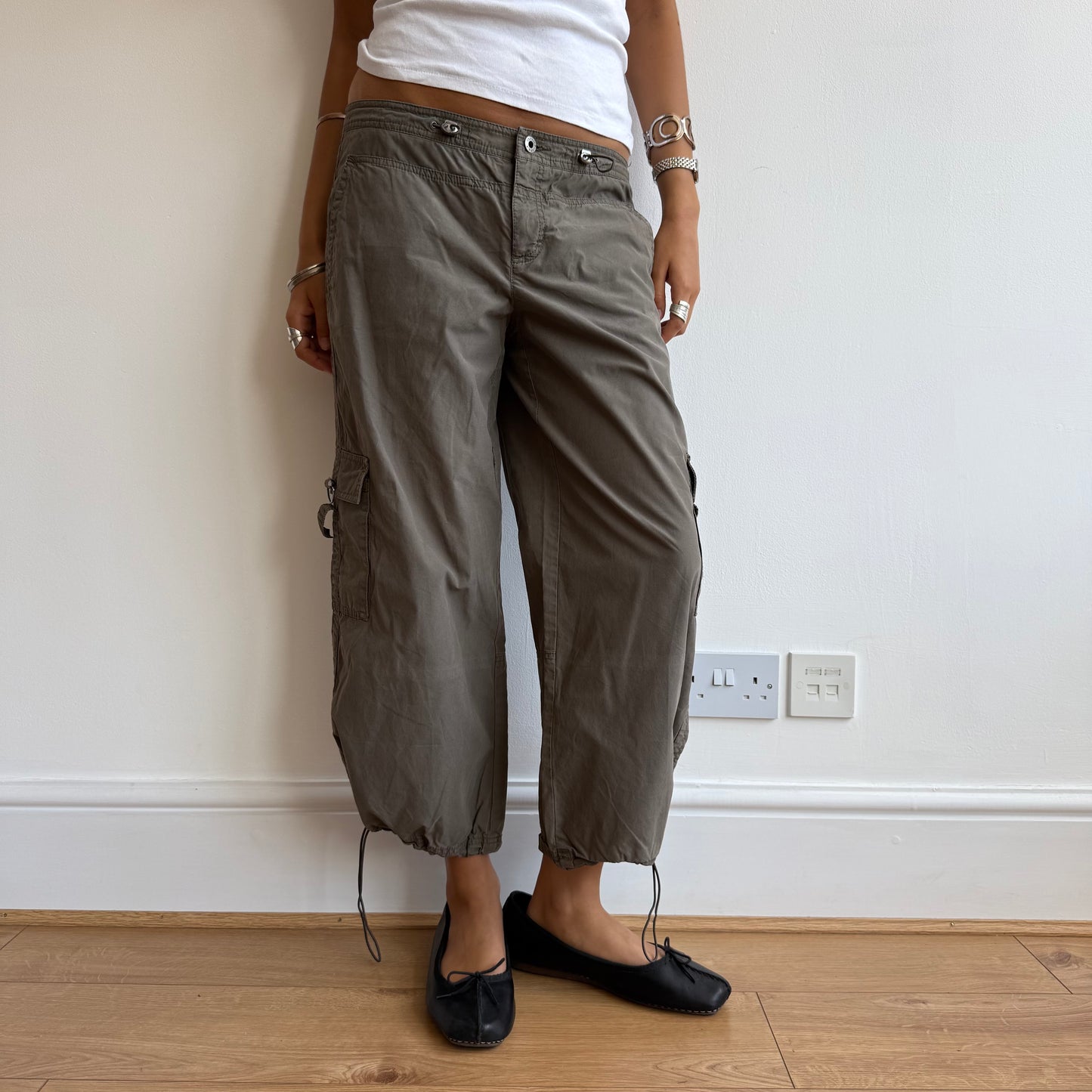 Khaki toggle capris - Size M