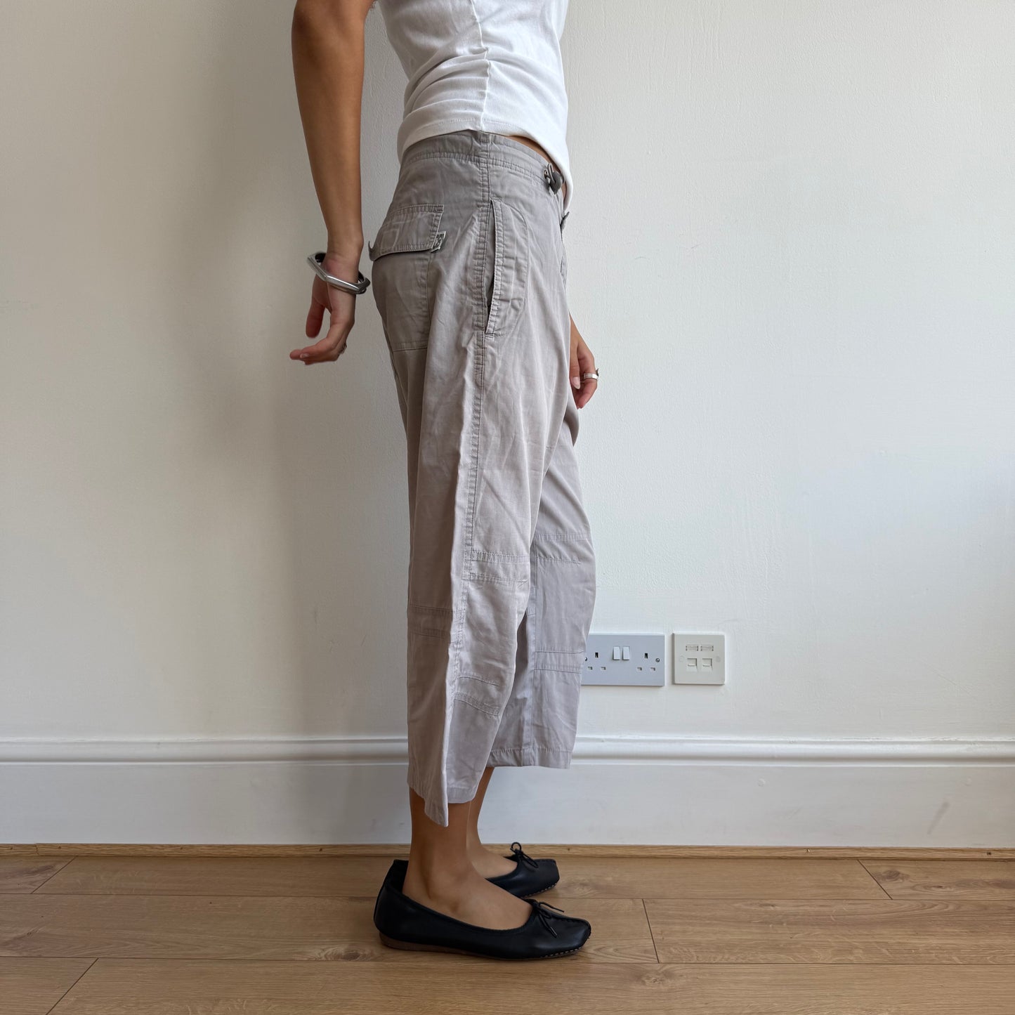 Light brown toggle capris - Size M