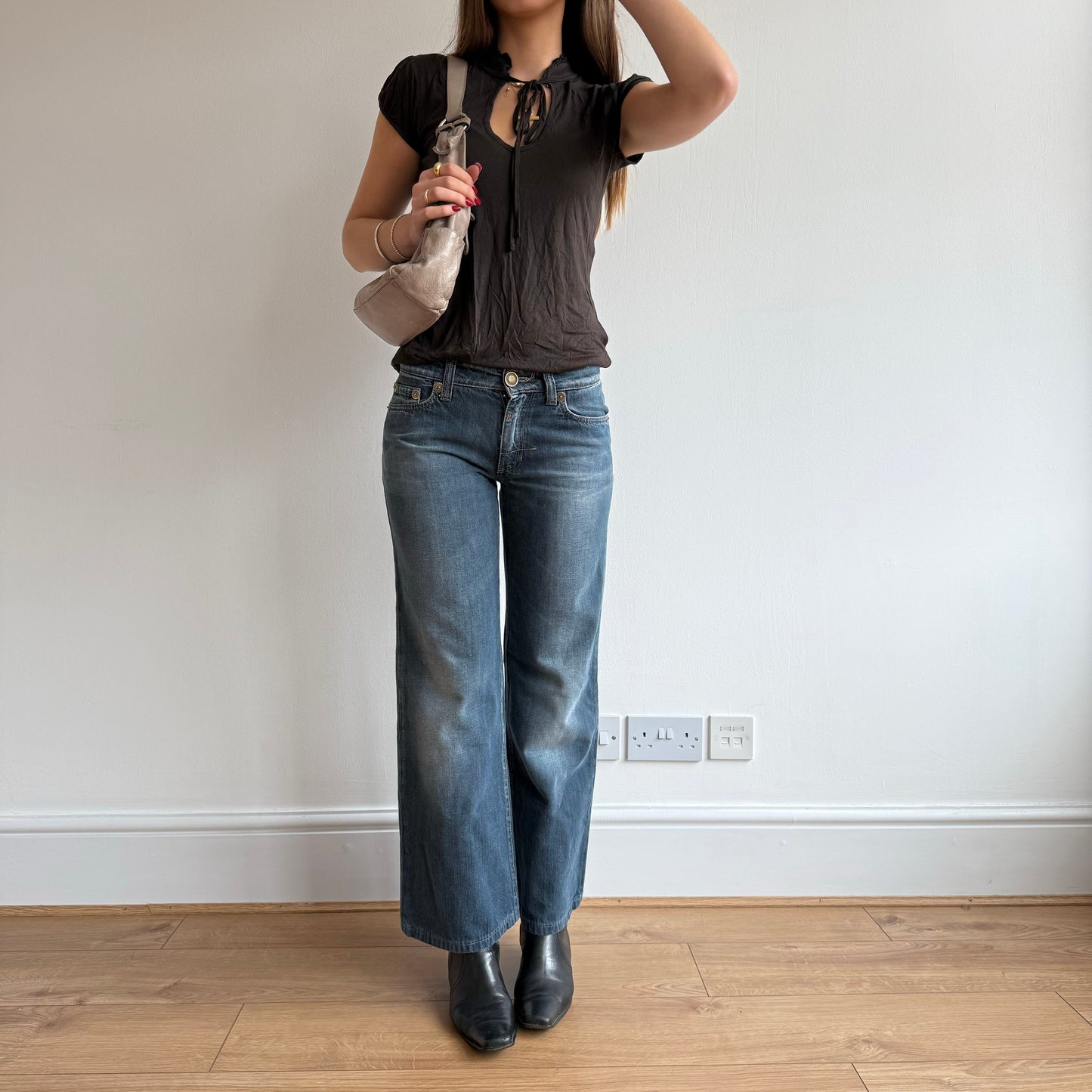 Brown keyhole top - Size S/M