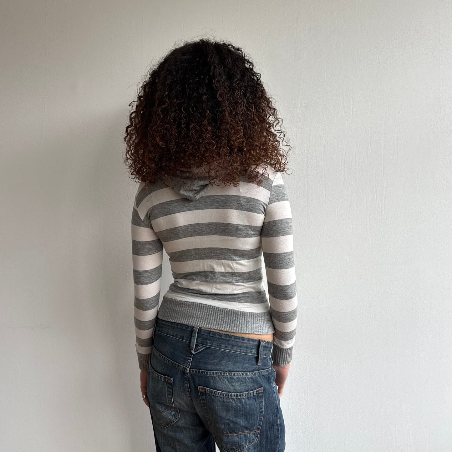 Grey and white striped hoodie - Size S