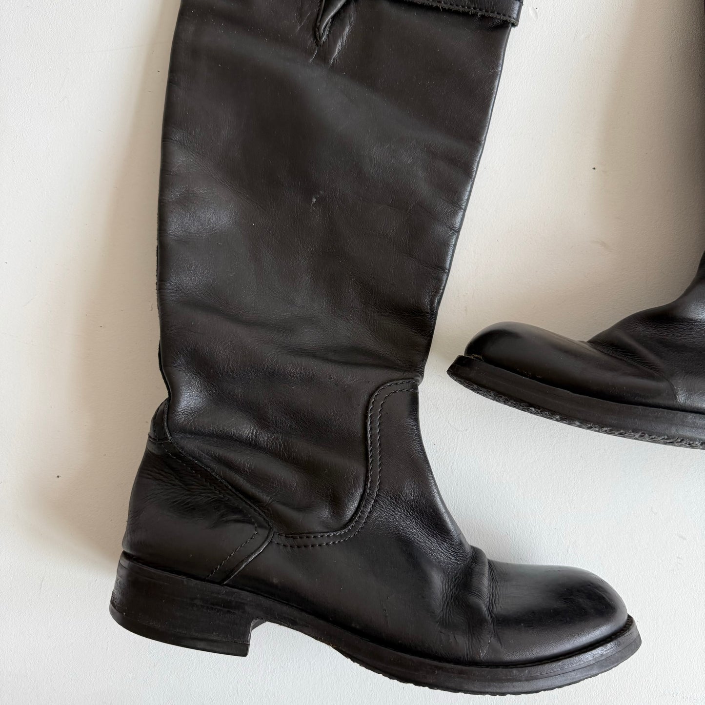 Black 90’s leather boots - Size UK5