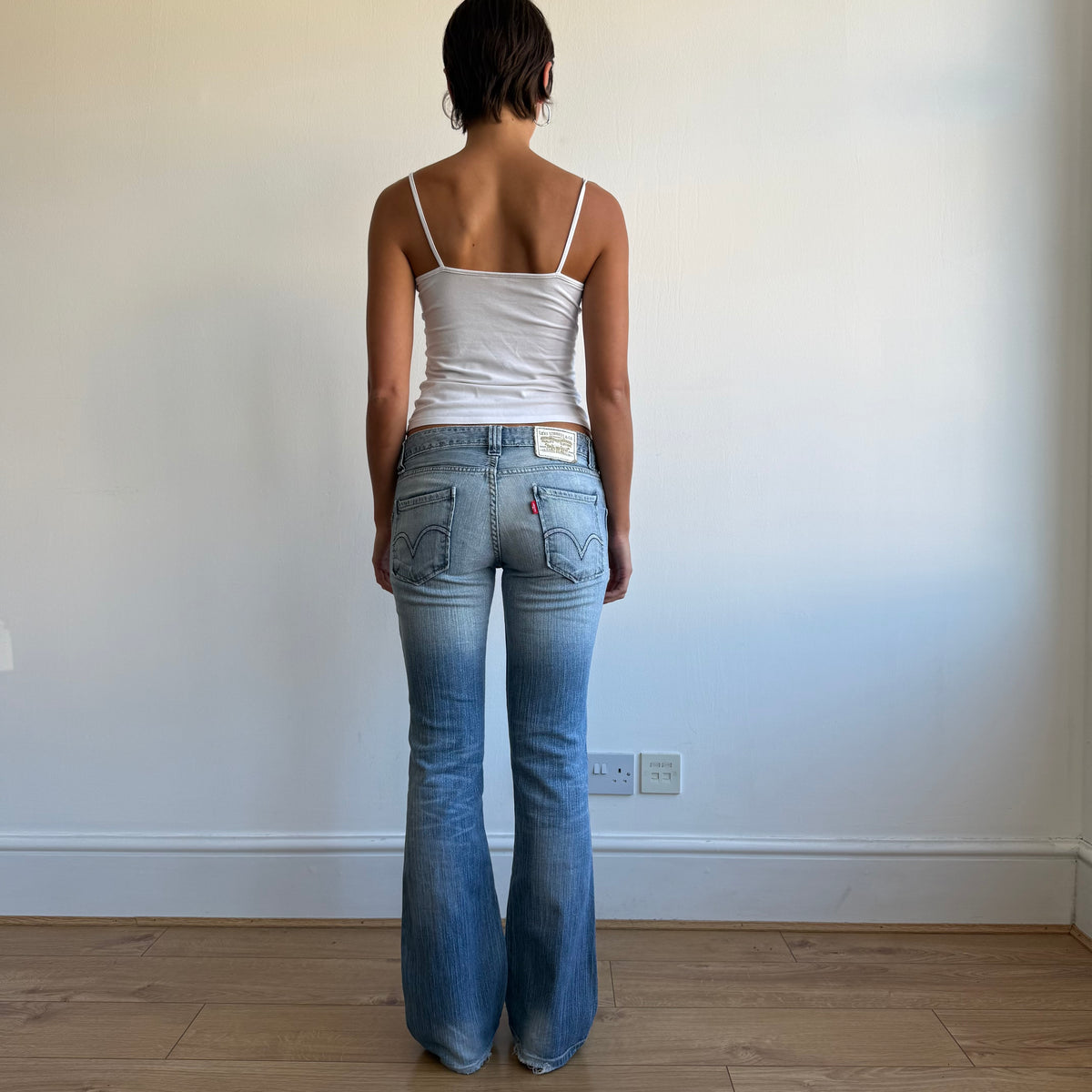 Levi’s low waist bootcut jeans - Size 30x31.5