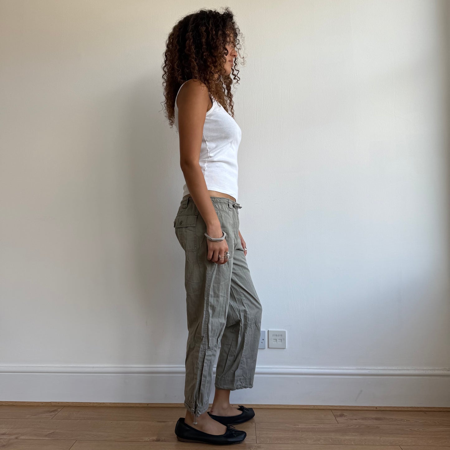 Khaki toggle capris - Size S + M/L