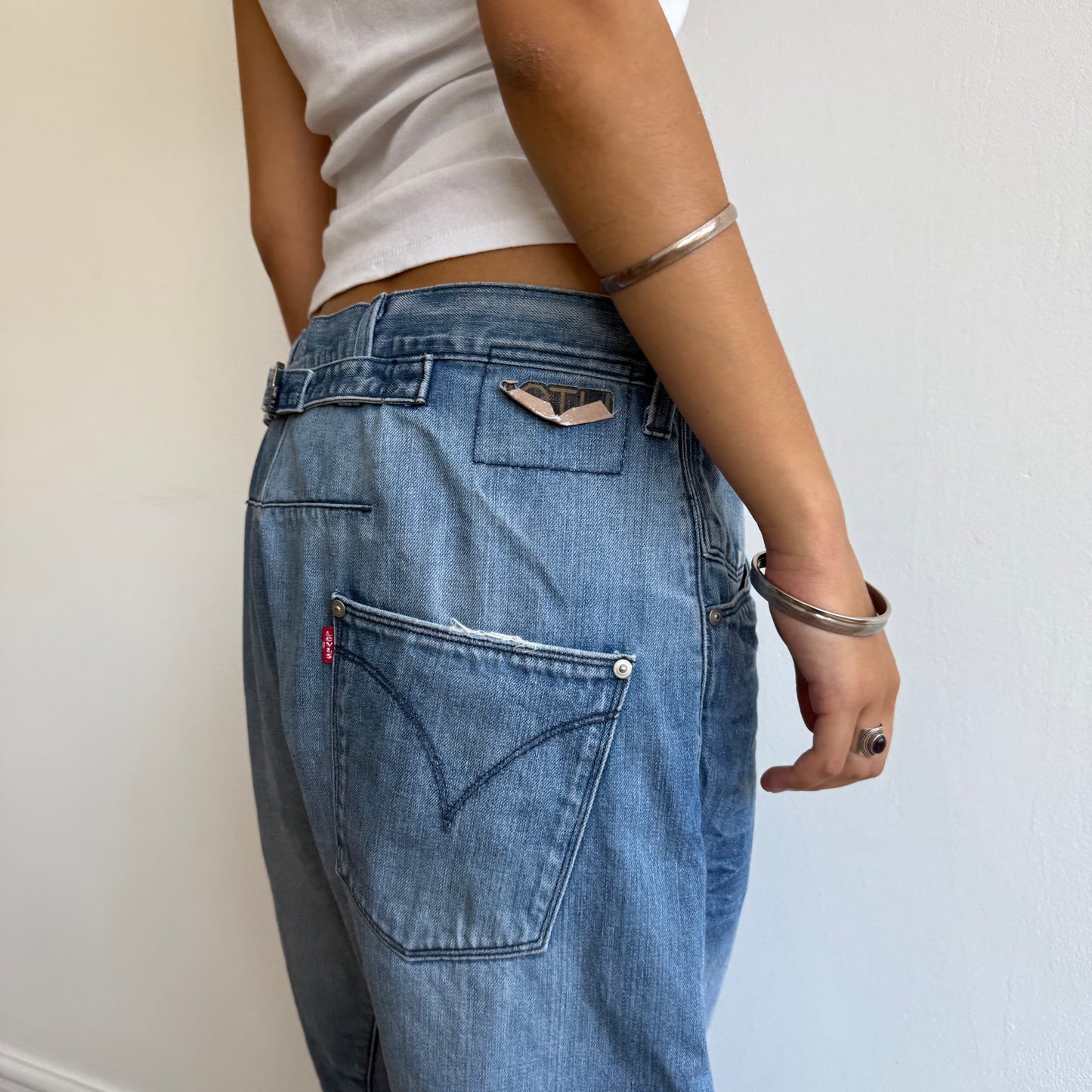 Levi’s Engineered cinch jeans - Size M/L