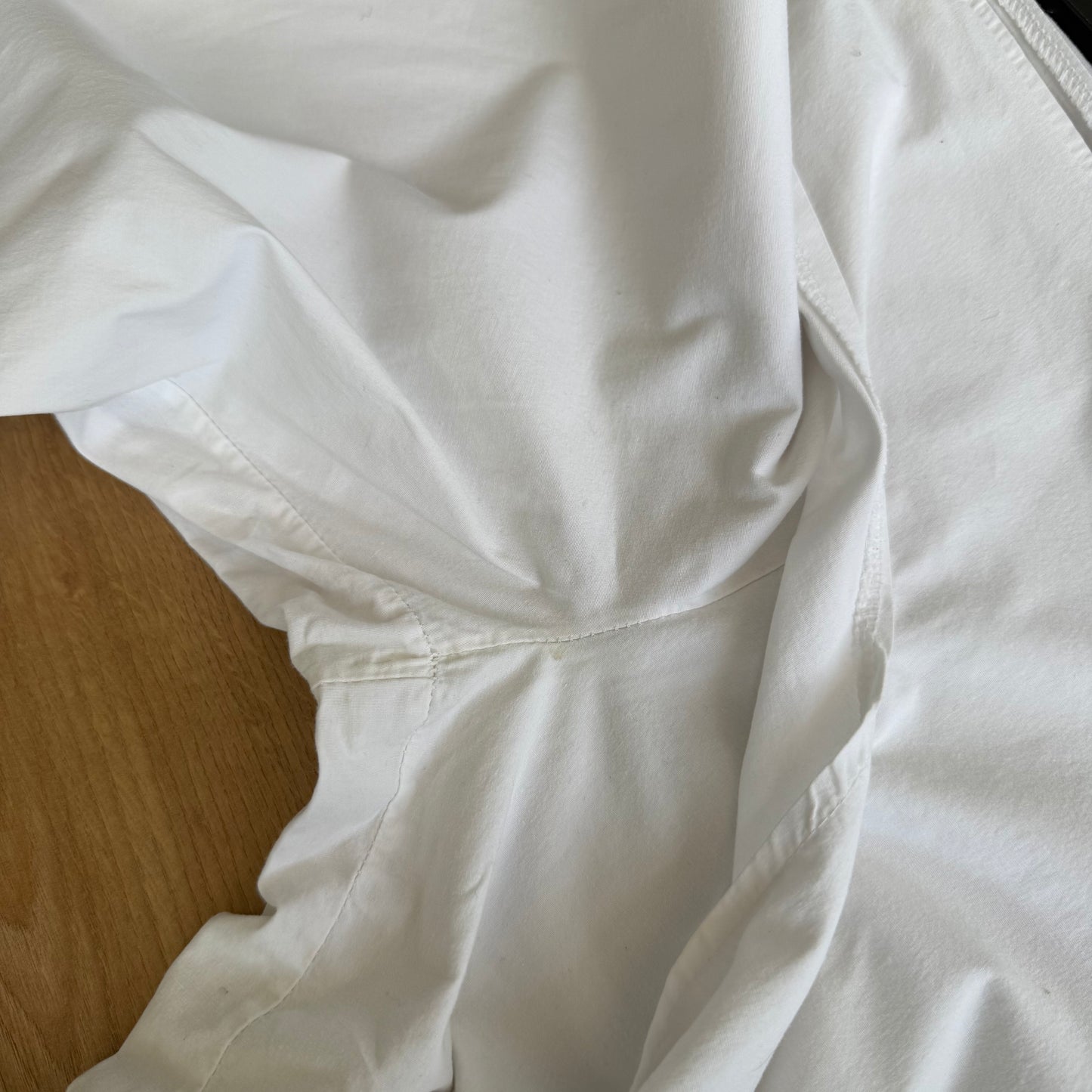 White wrap front toggle capris - Size XS