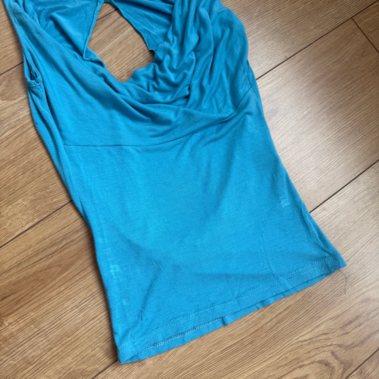 Turquoise keyhole cowl top - Size S