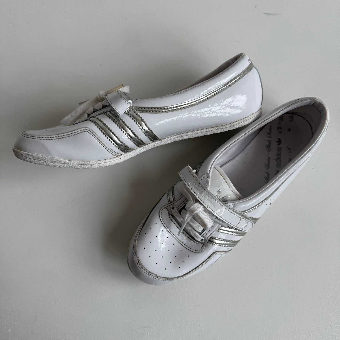 White adidas pumps - Size UK6