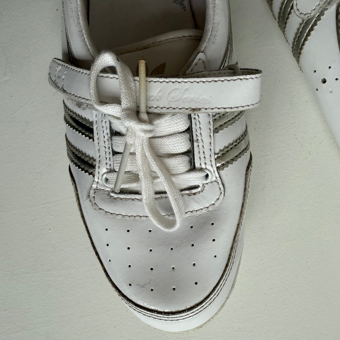 White adidas pumps - Size UK6
