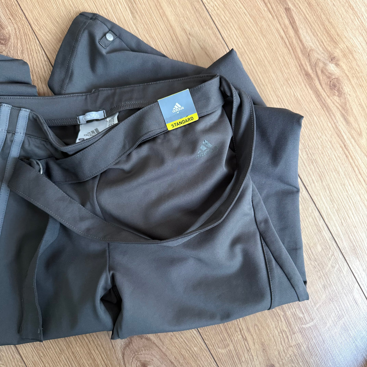 Khaki belt Adidas yoga pants - Size XS