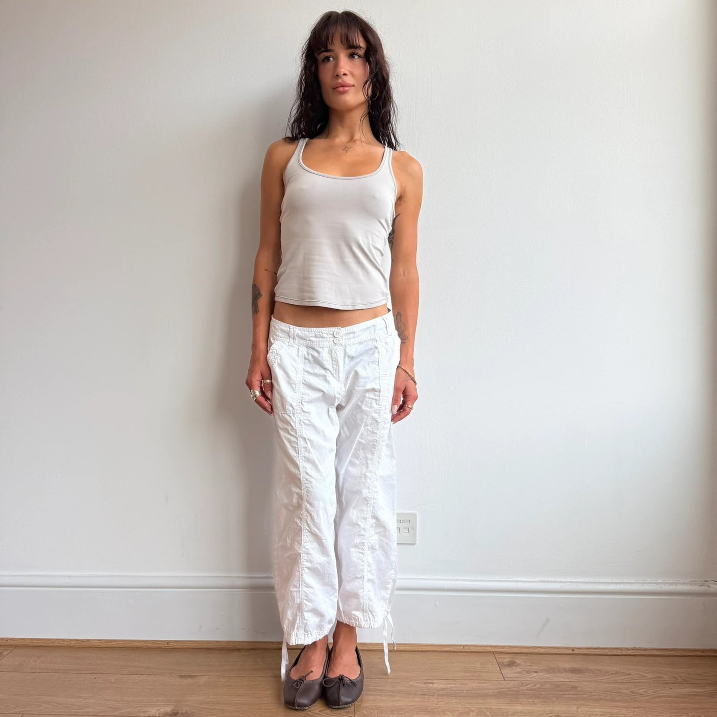 White ruched ankle capris - Size S