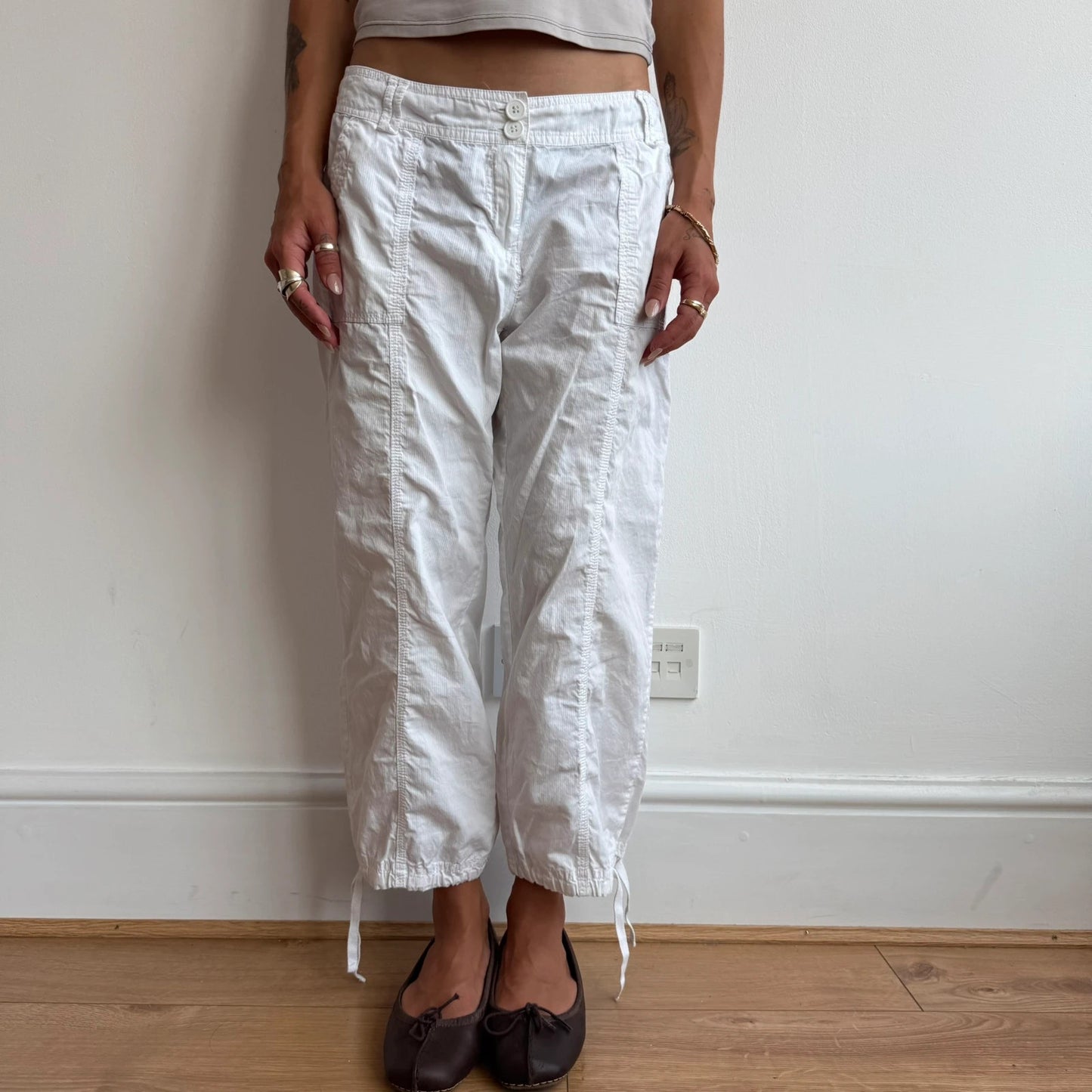 White ruched ankle capris - Size S