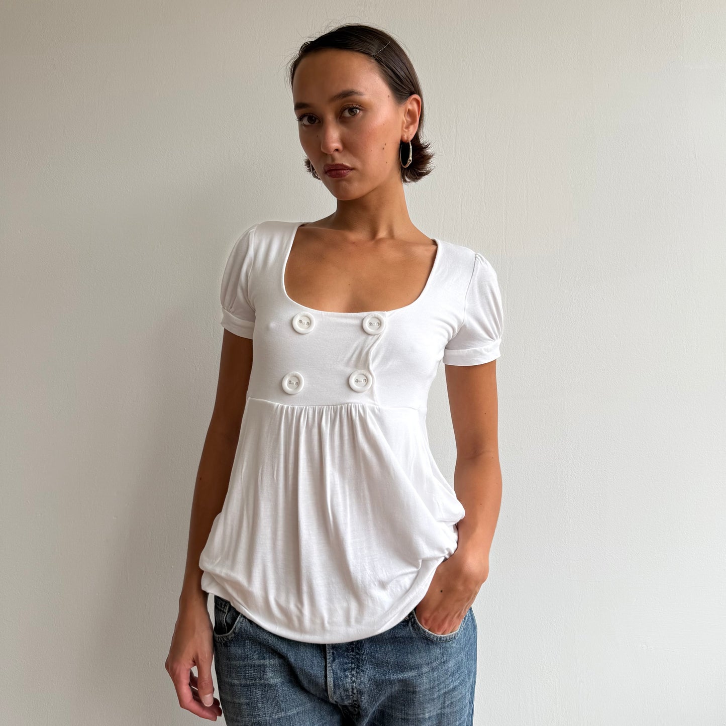 White short sleeve button top - Size M