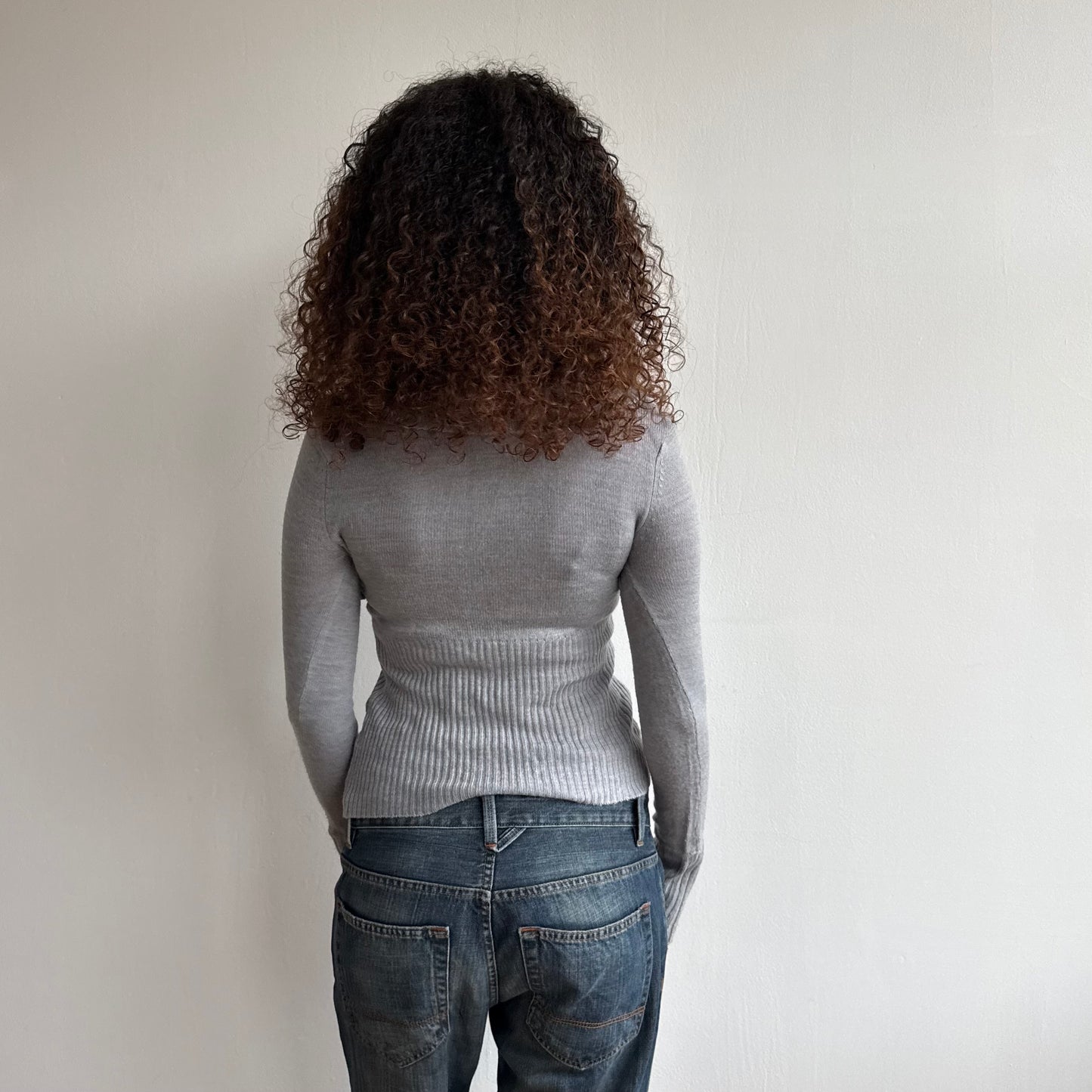 Grey button v-neck knit - Size S + M