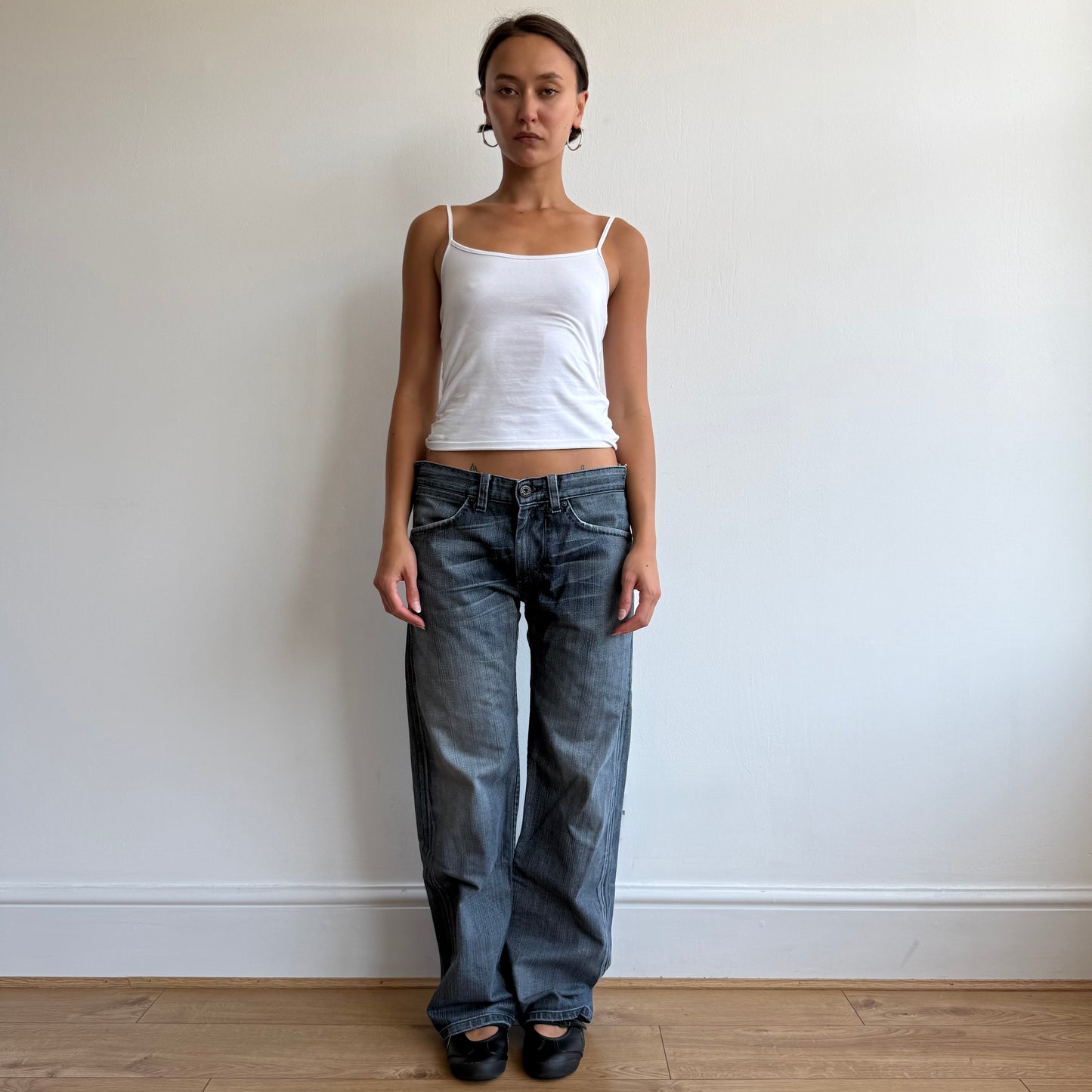 Levi’s star cinch back jeans - Size 32x32