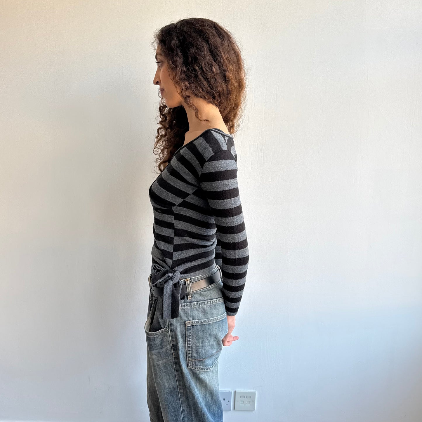 Black and grey striped wrap knit - Size S