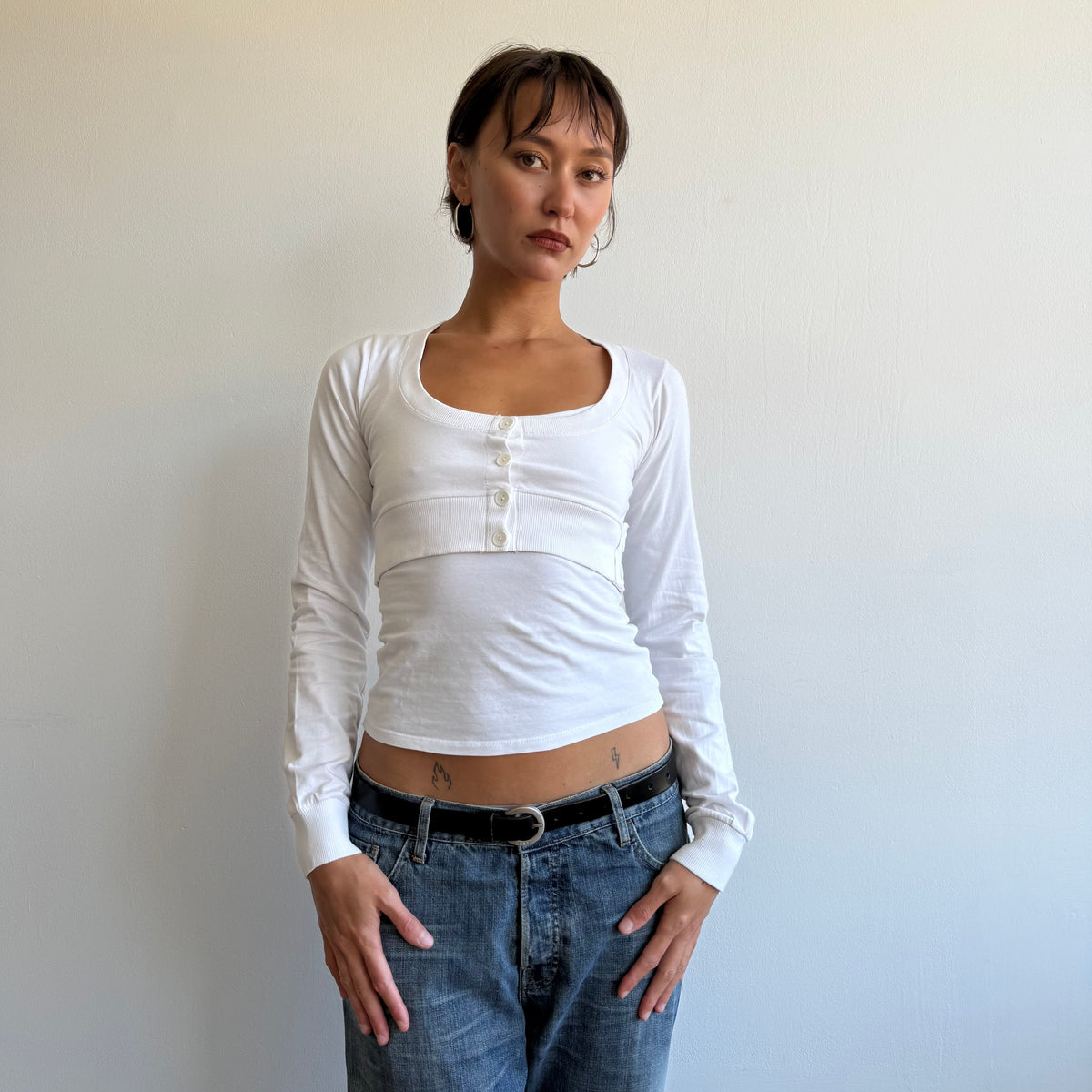Cropped white button cardi - Size S