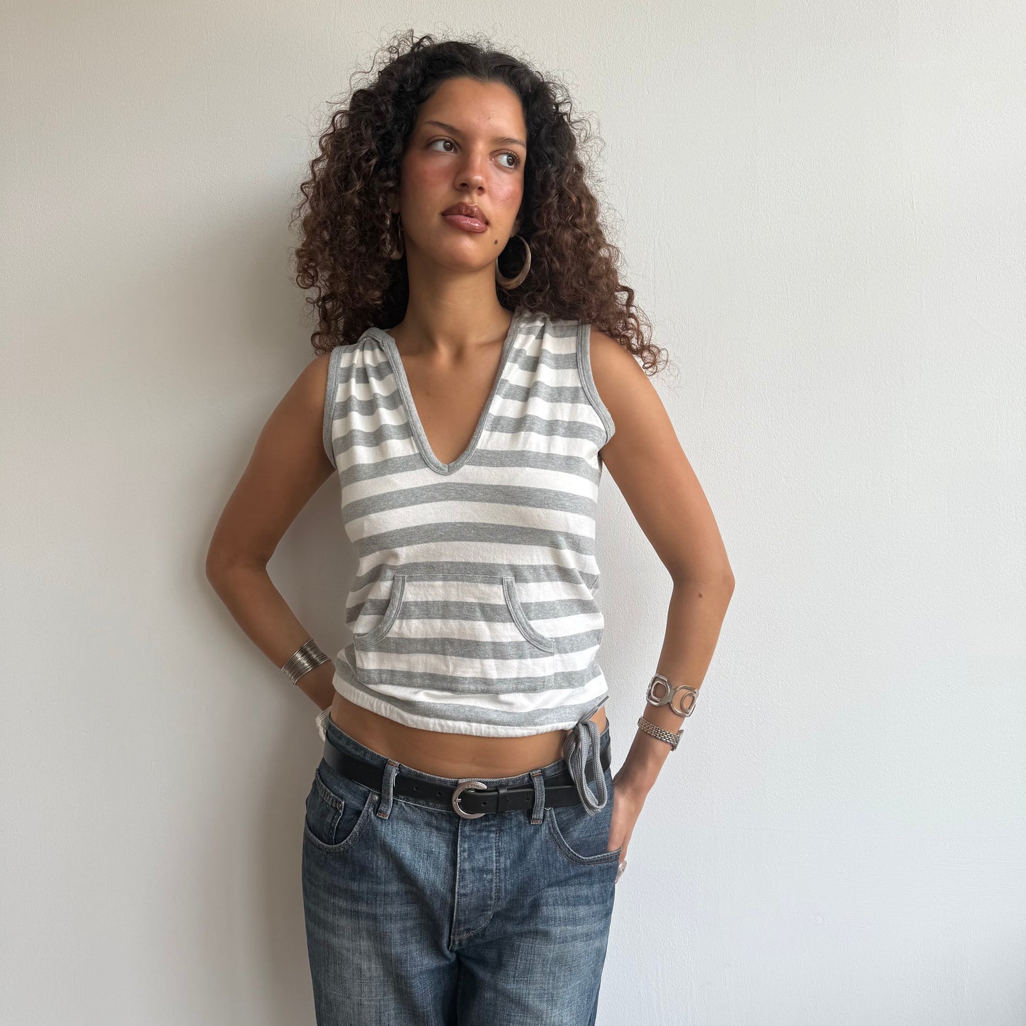 Grey striped sleeveless hoodie - Size M