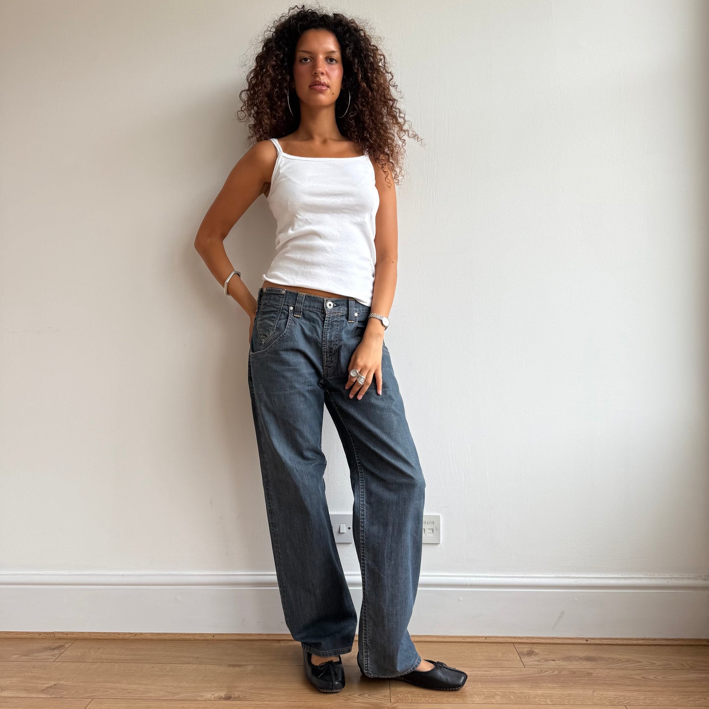 Levis cinch back jeans - Size M