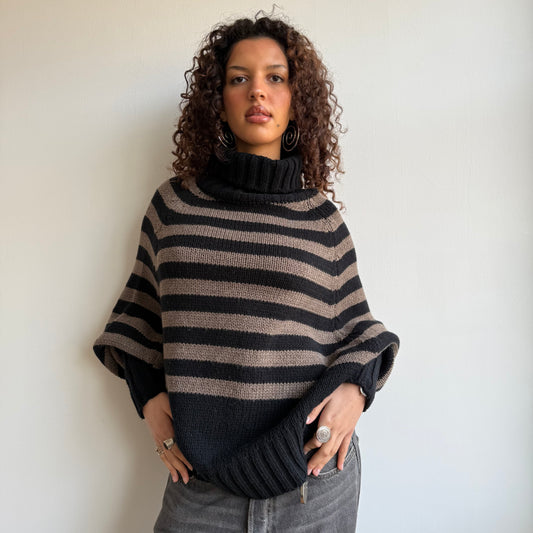 Brown batwing roll neck - Size M