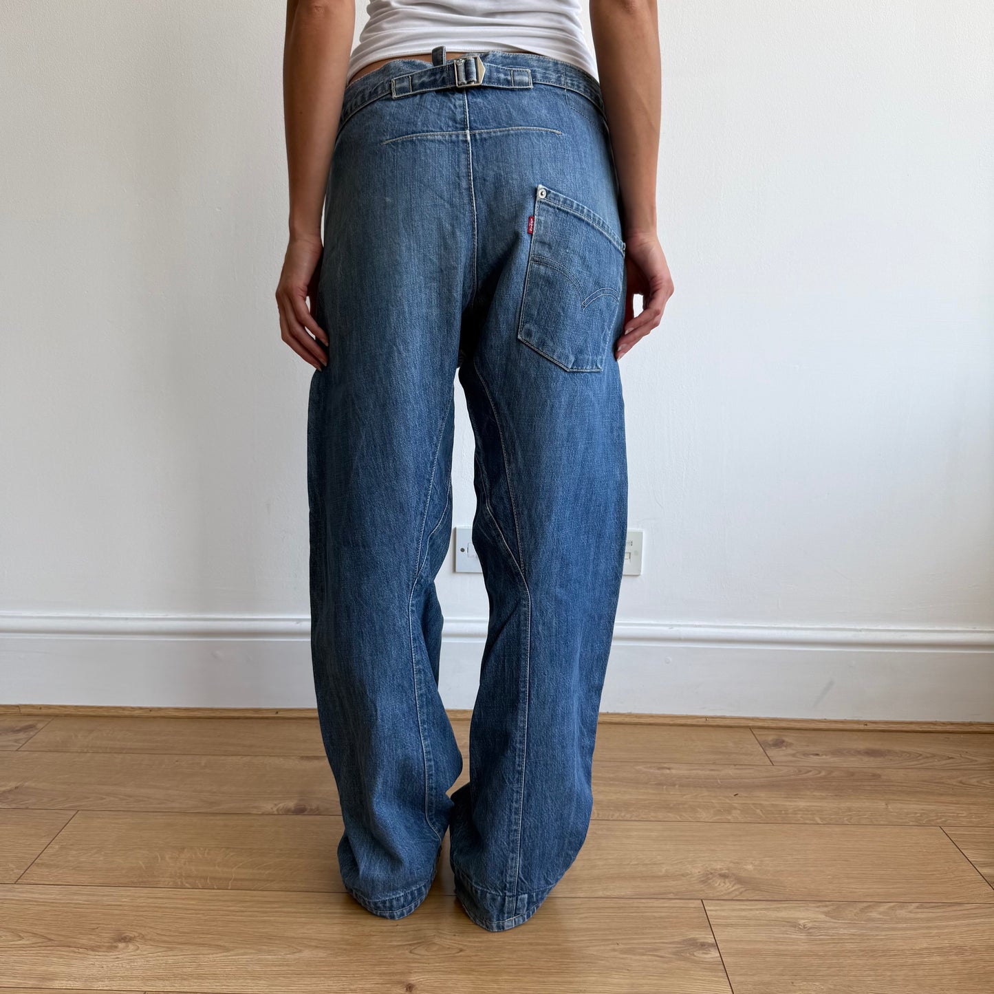 Levi’s Engineered cinch back jeans - Size 34x32