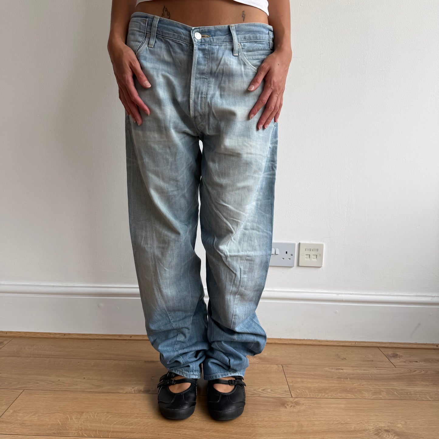 Levi’s Engineered light wash jeans - Size 33x34