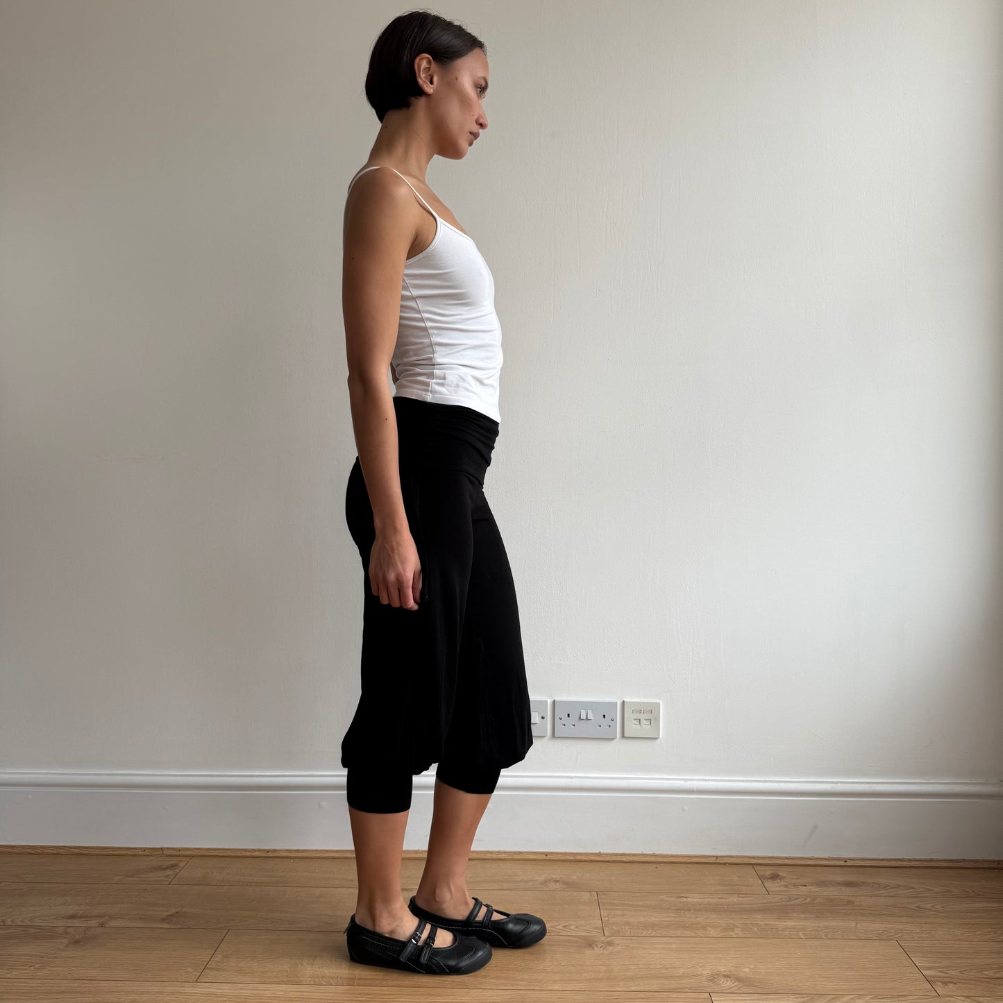 Black adjustable ruched capris - Size S