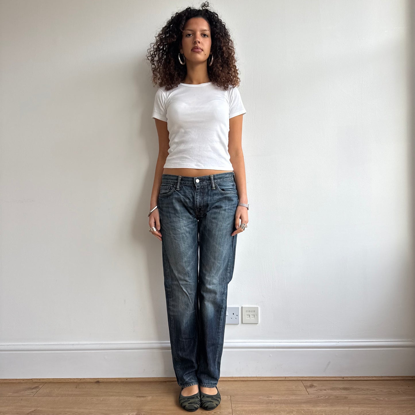 Dark wash denim Levi’s jeans - Size 31”