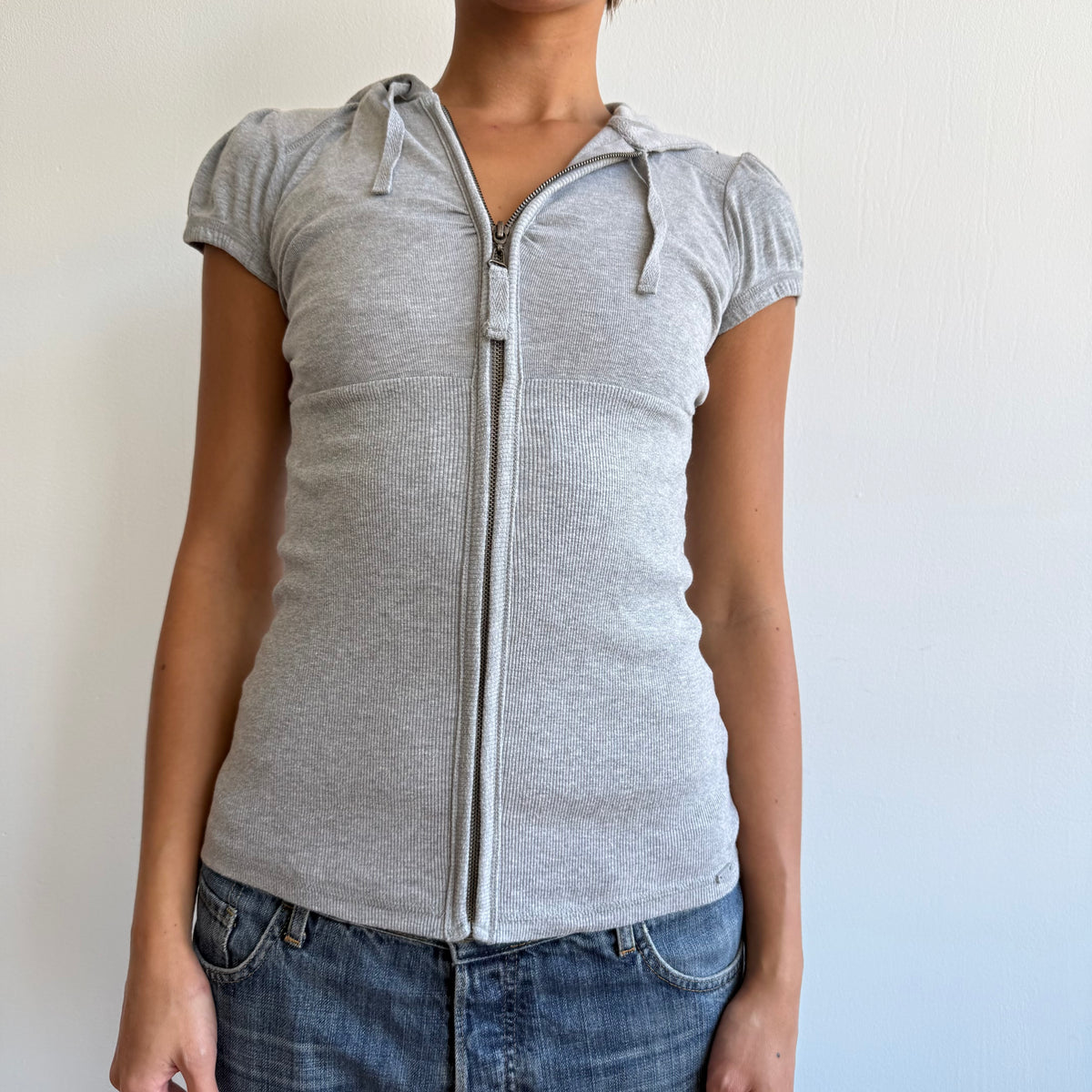 Grey short sleeve hoodie - Size M