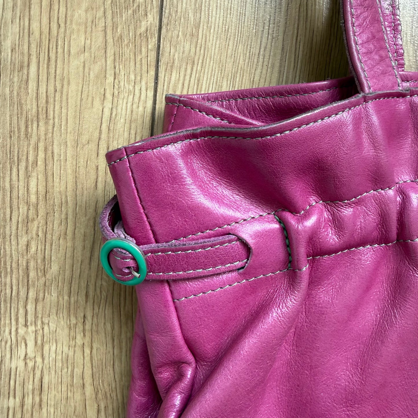 Hot pink leather handbag - One Size