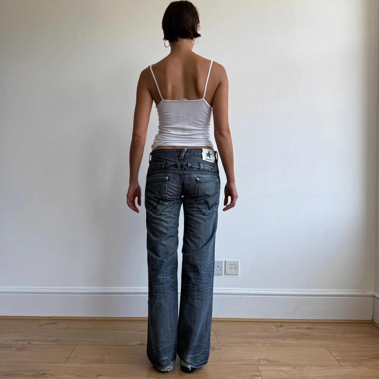 Levi’s star cinch back jeans - Size 29x32