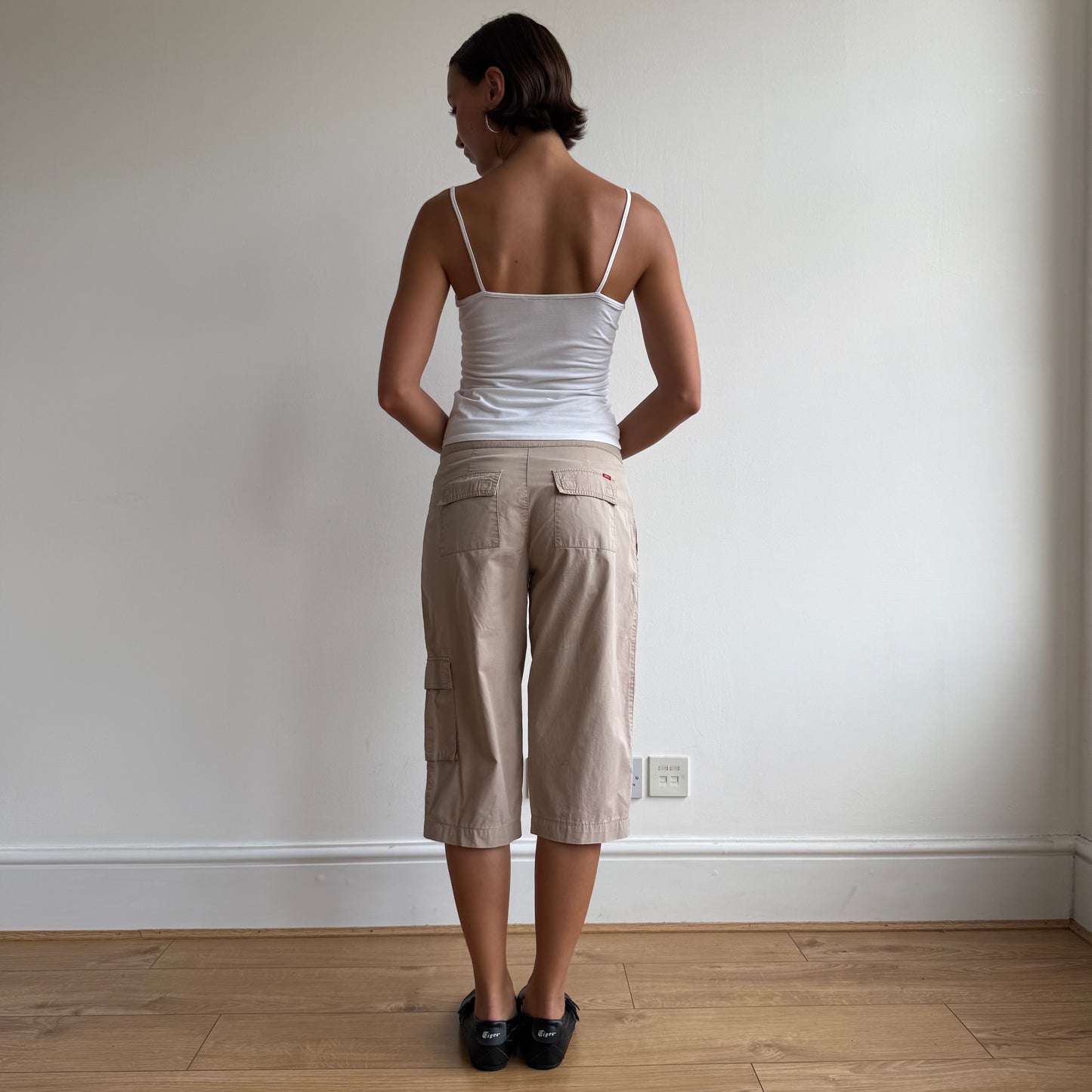 Beige toggle cargo pocket capris - Size S