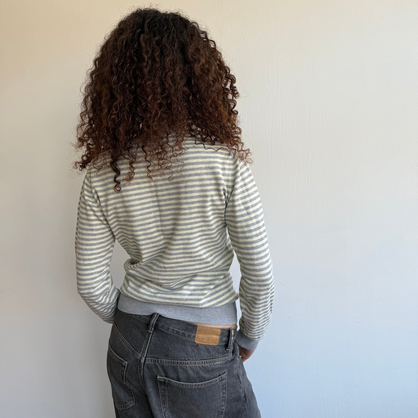 Grey + yellow striped knit jumper - Size M