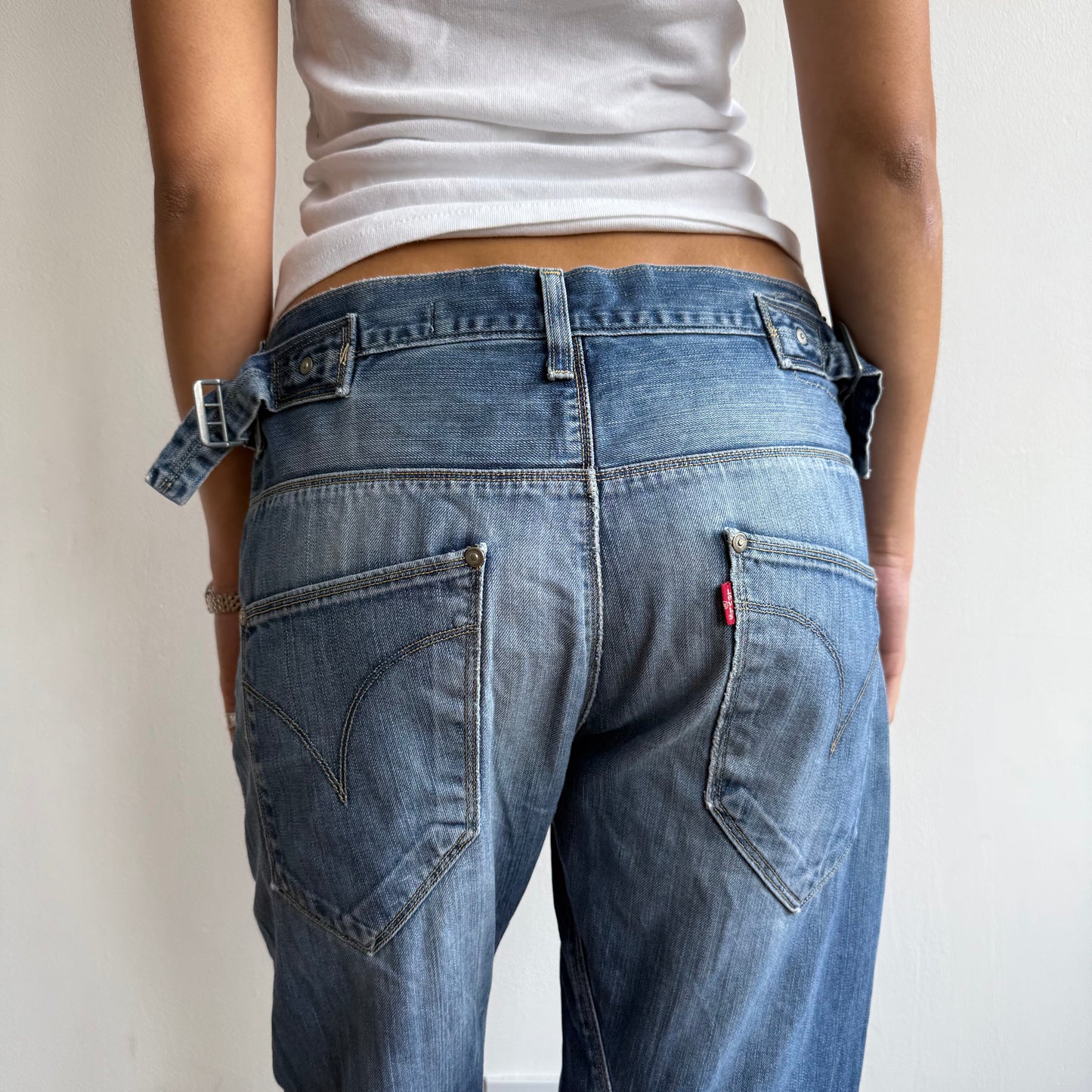 Levi’s Engineered cinch jeans - Size M