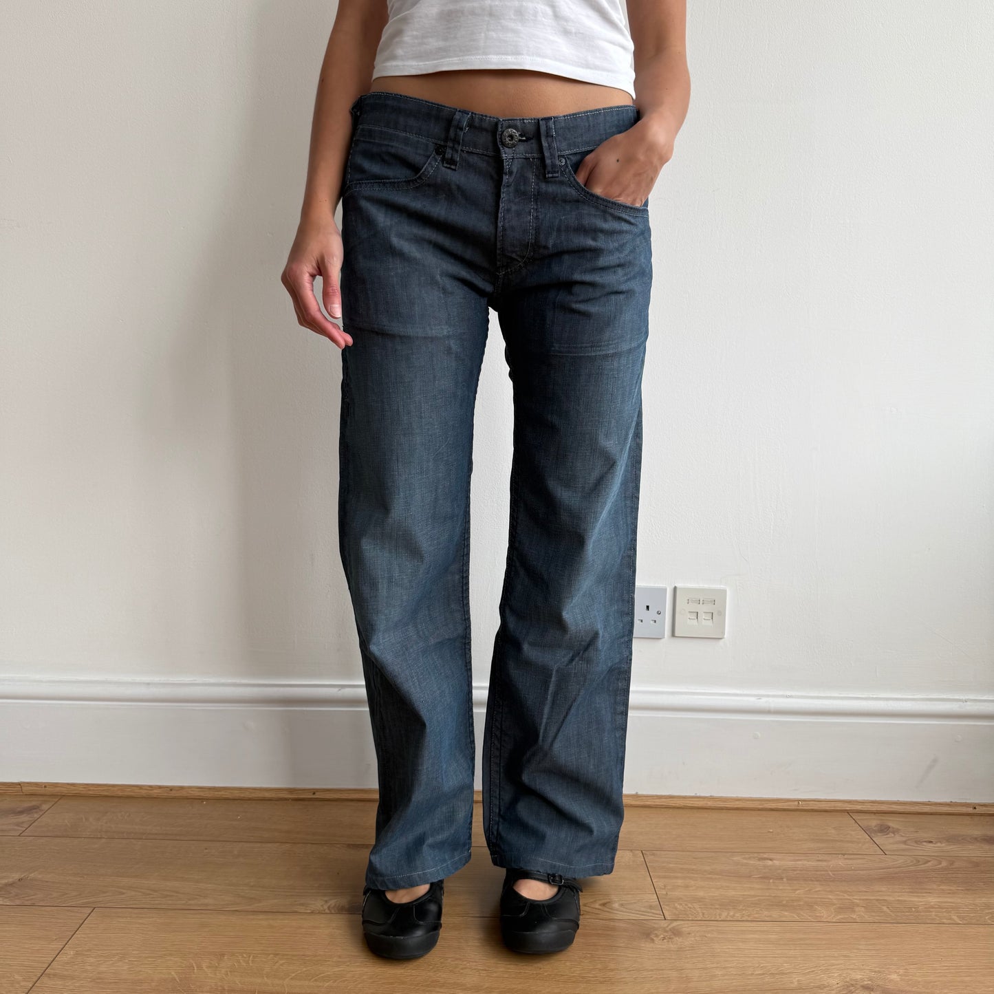 Levi’s star cinch back jeans - Size 30x34