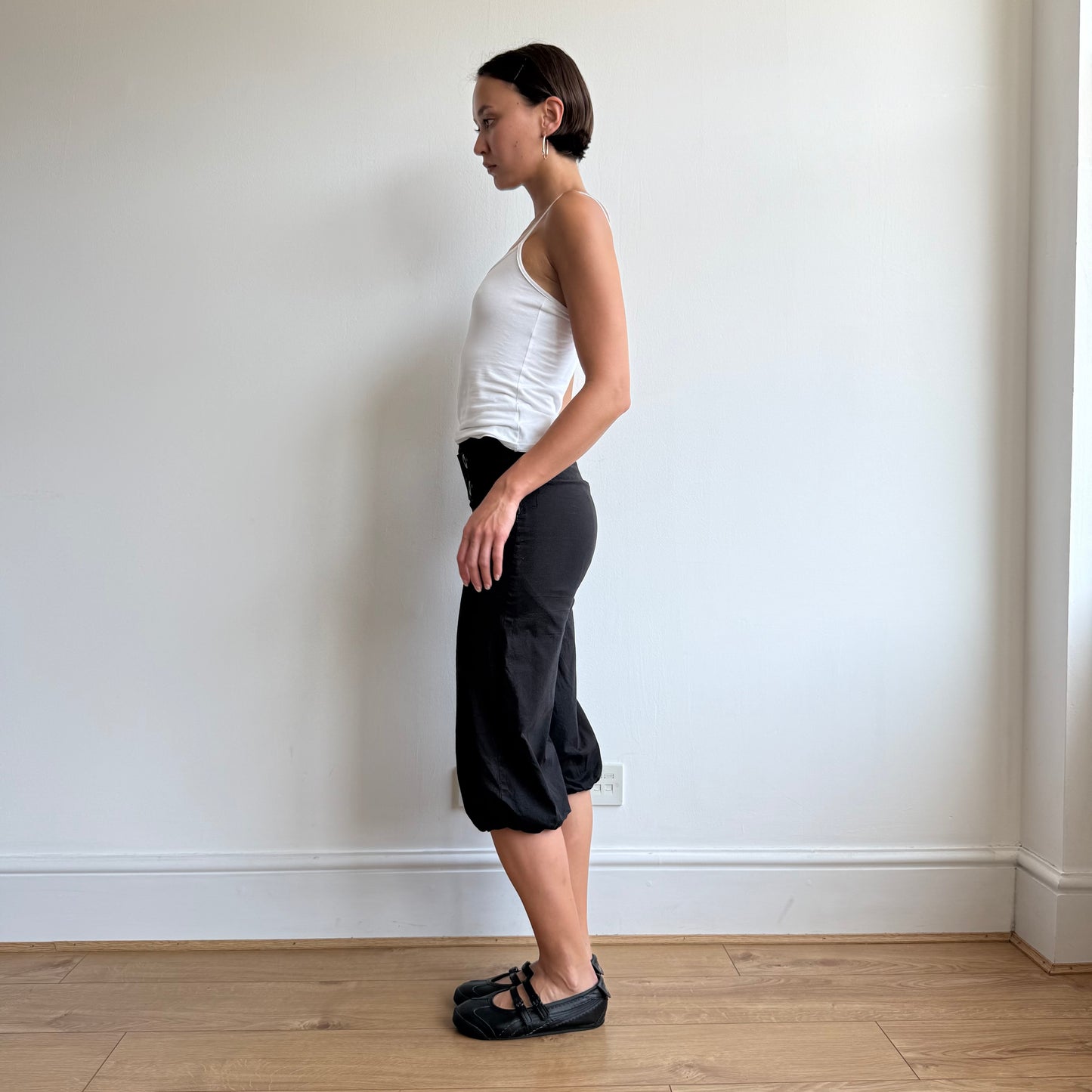 Black button bubble capris - Size XS