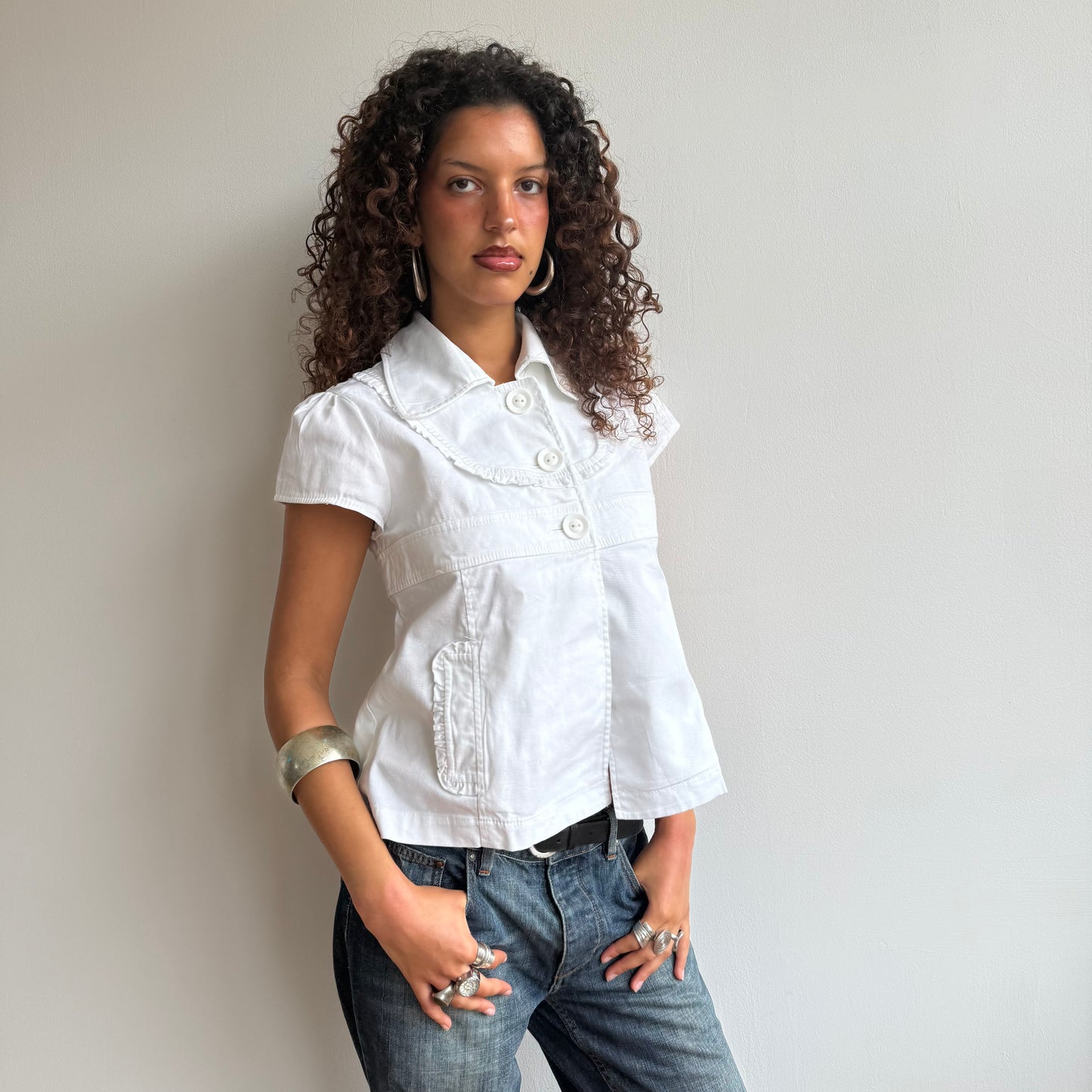 White short sleeve ruffle peacoat - Size L