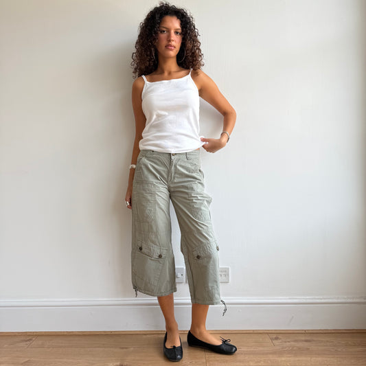 Khaki cargo capris - Size M
