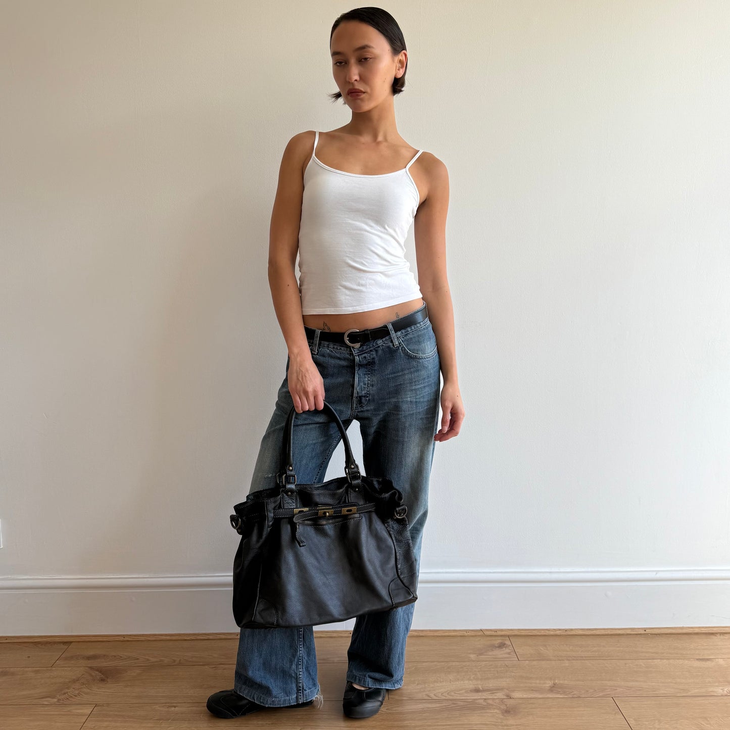 Black leather ‘firkin’ bag - One Size