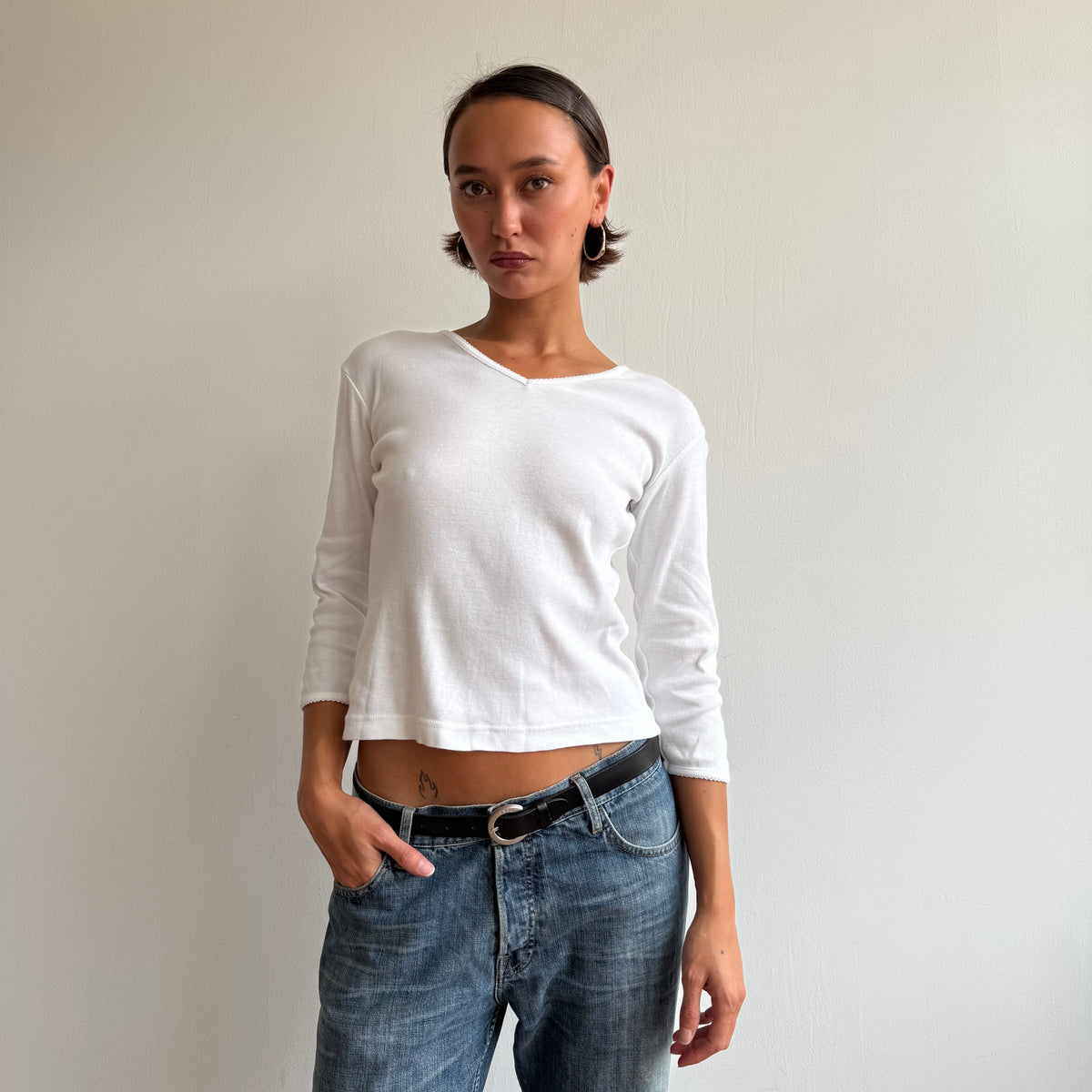 White 3/4 sleeve picot trim top - Size S