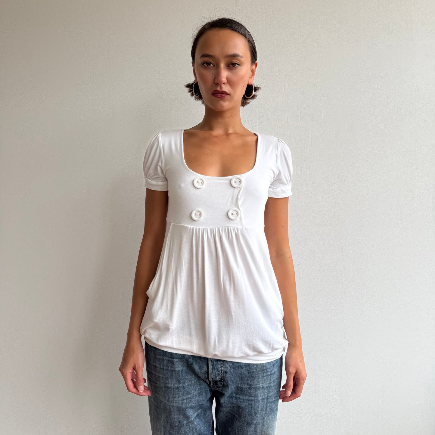 White short sleeve button top - Size M