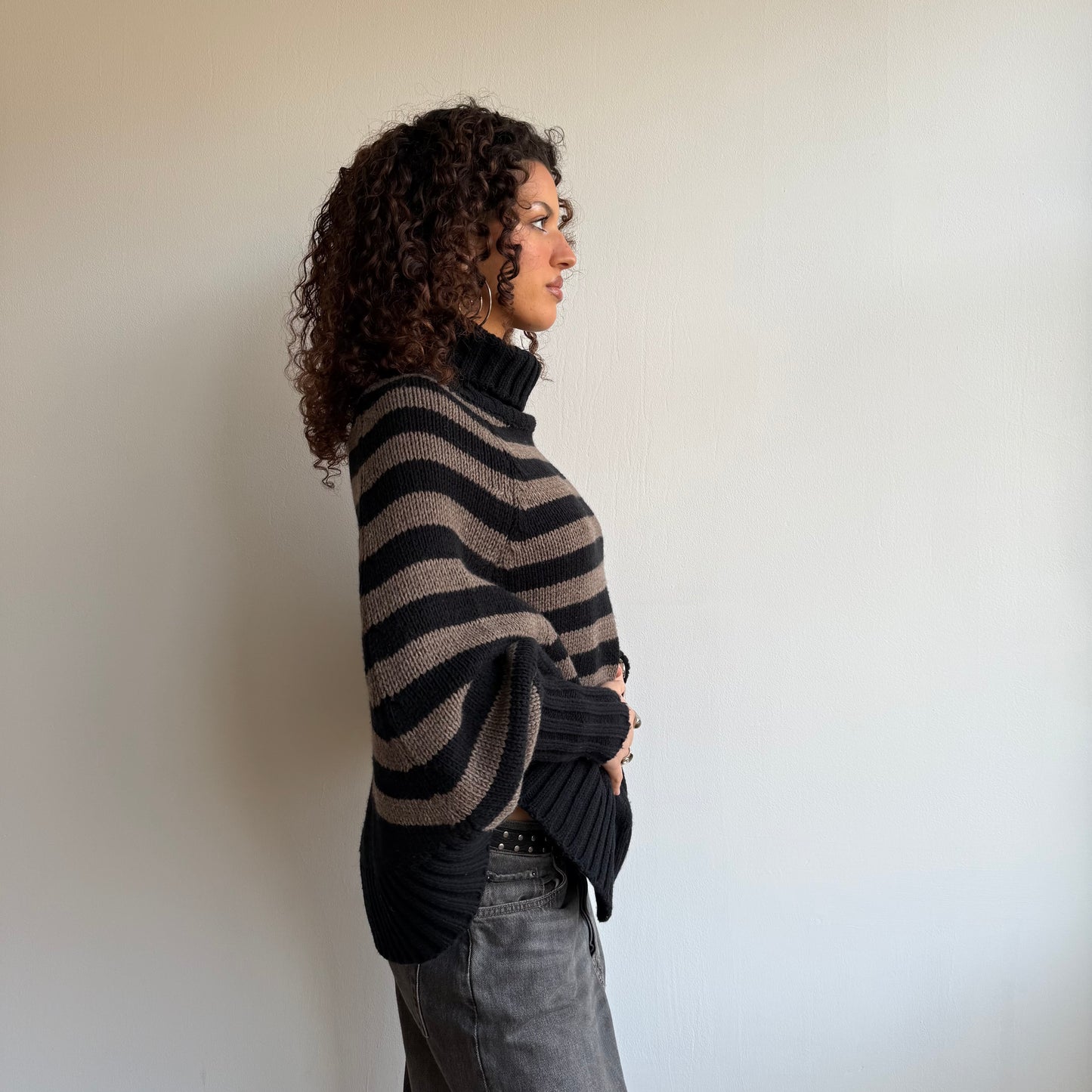Brown batwing roll neck - Size M