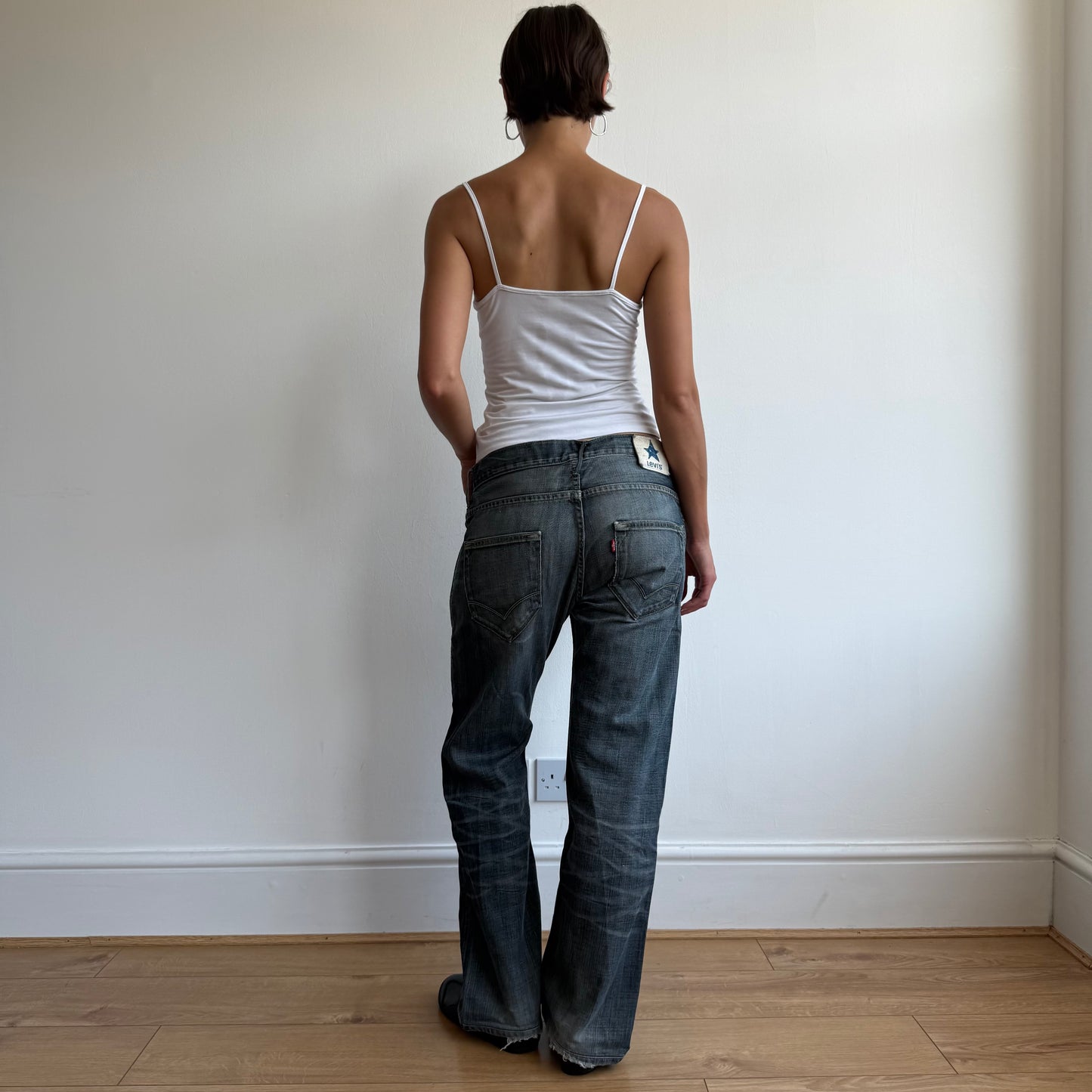 Levi’s mid wash star jeans - Size 33x34