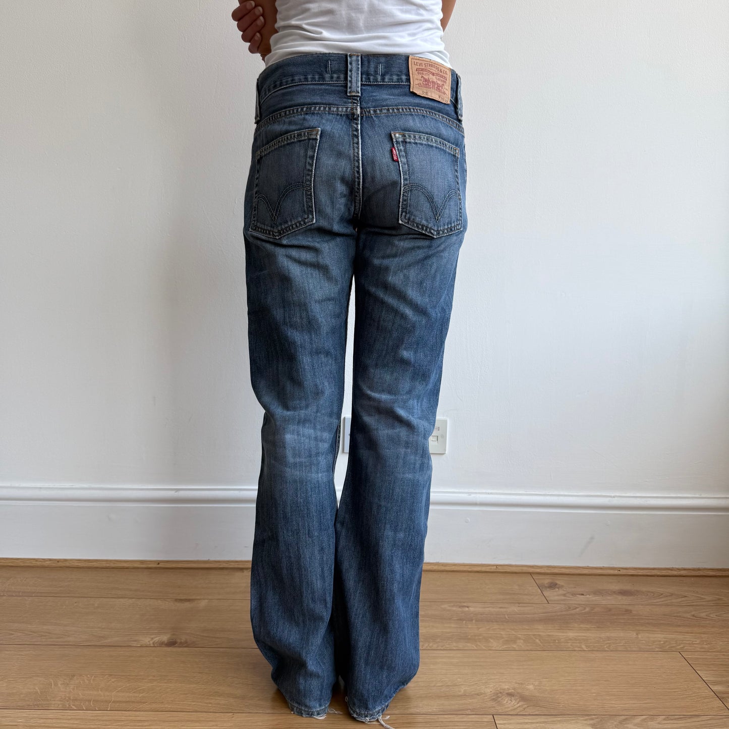 Levi’s 512 mid wash bootcut jeans - Size 30x32