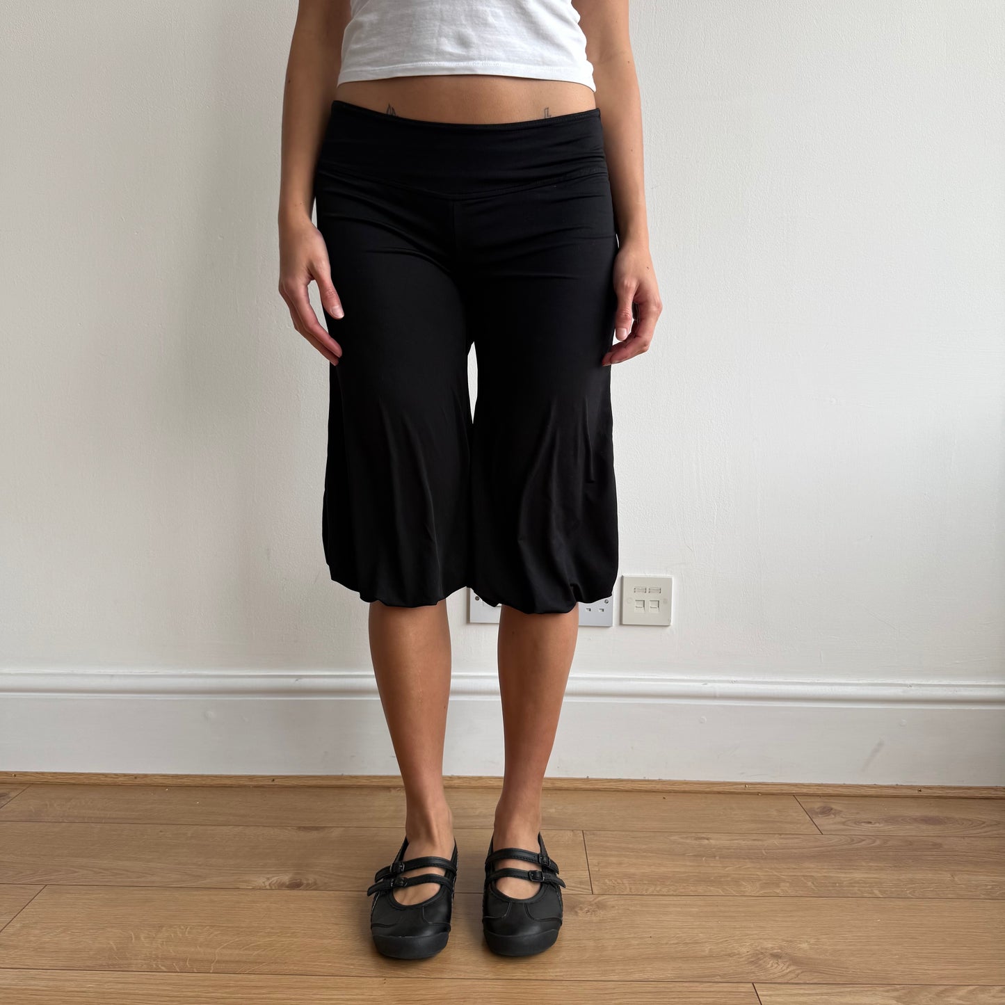 Black harem bubble capris - Size S