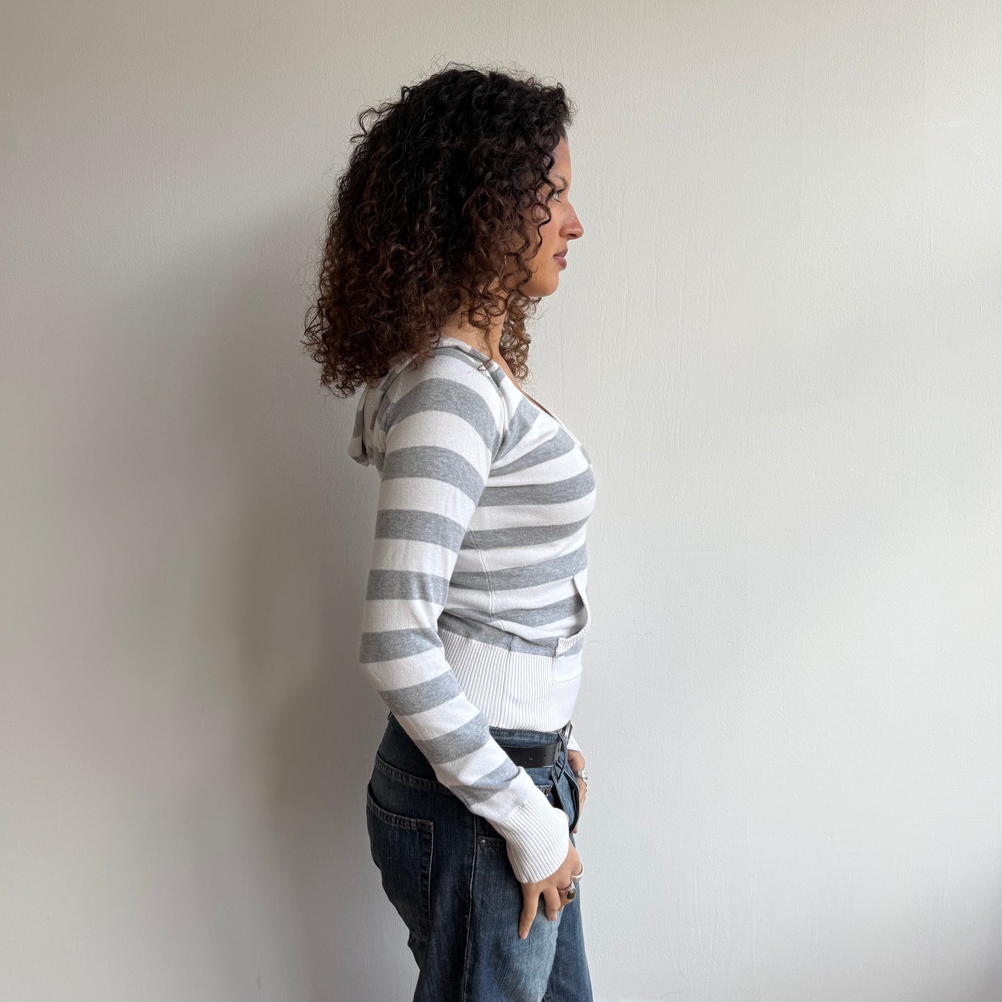 Grey + white striped knit hoodie - Size S