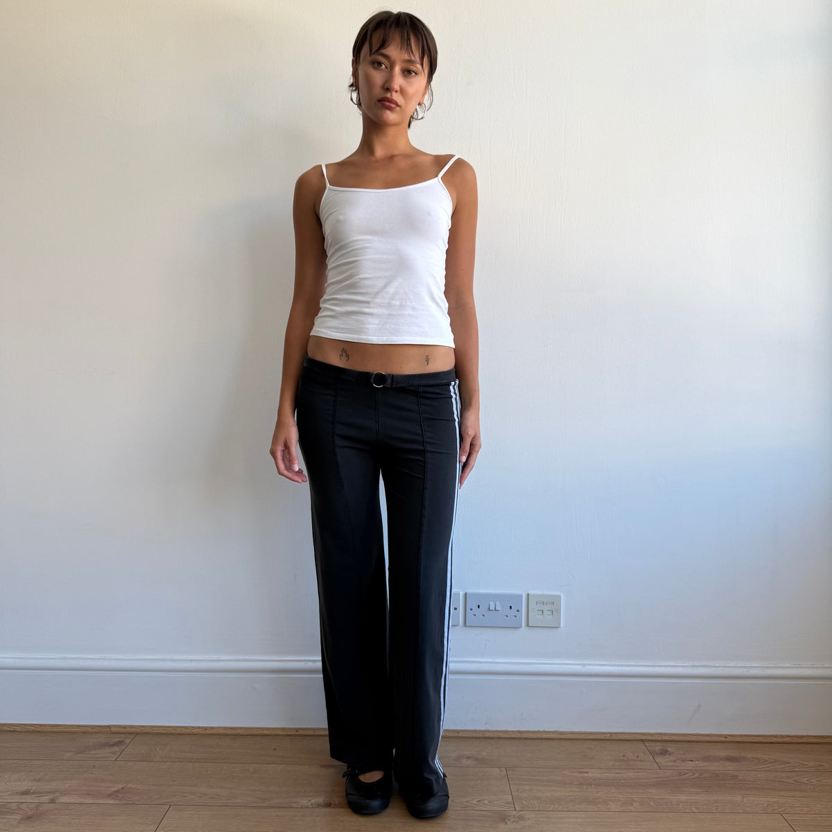 Black o-ring Adidas flared yoga pants - Size XS