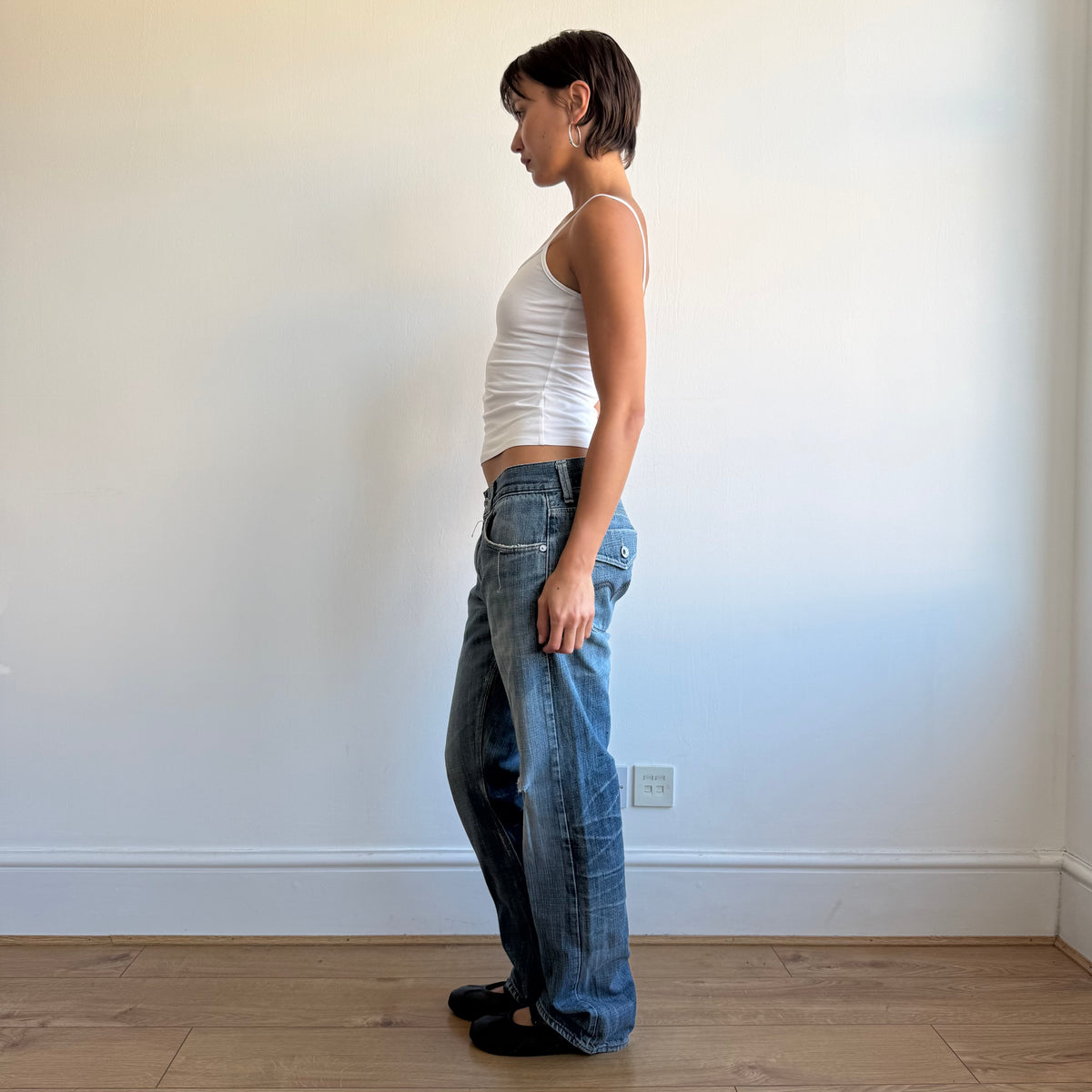 Levi’s ripped knee jeans - Size 33x32