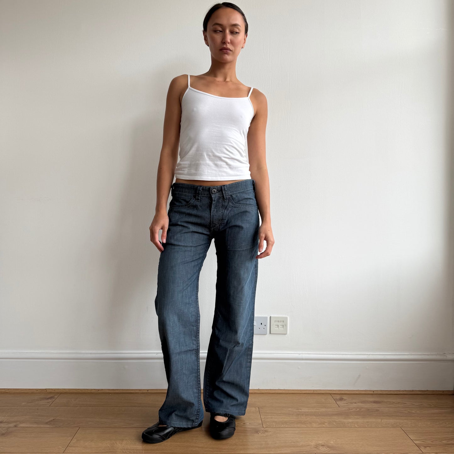 Levi’s star cinch back jeans - Size 30x34