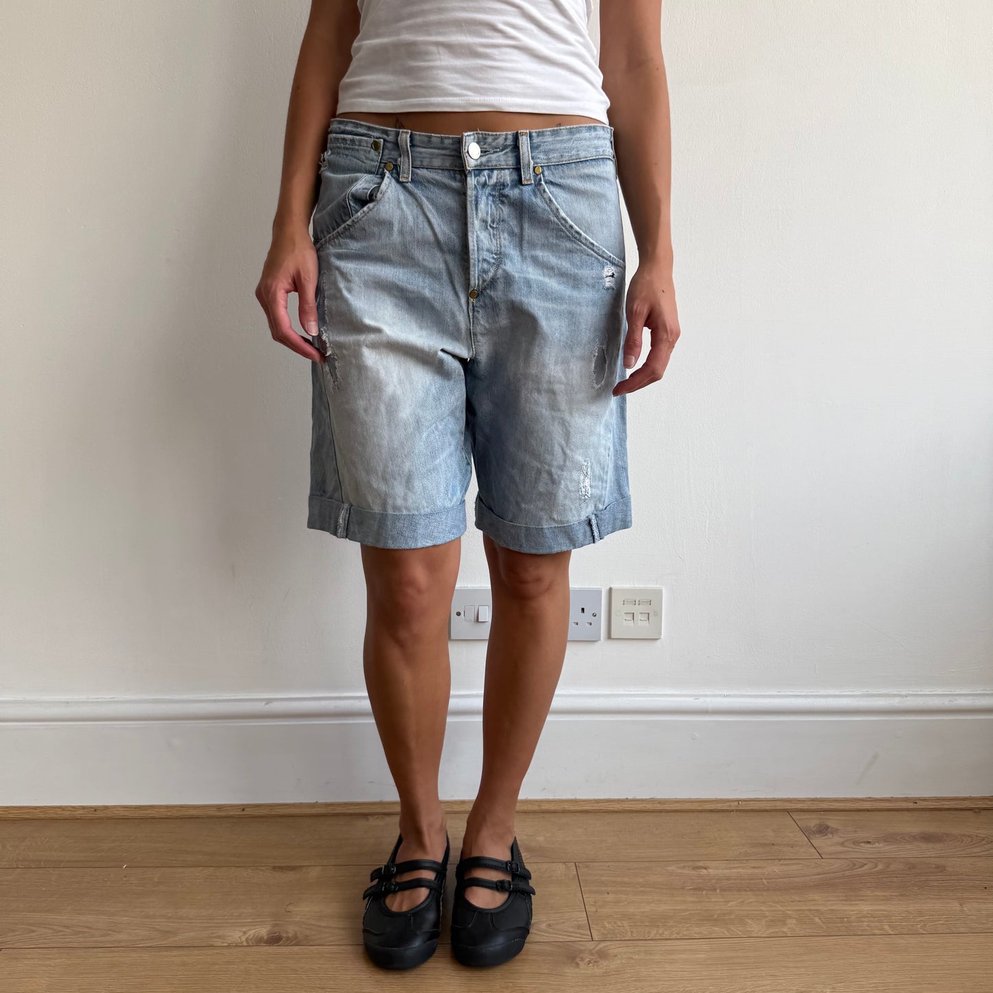 Levi’s Engineered cinch jorts - Size S